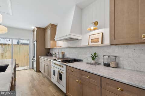 Townhouse For Sale - 1731 Christian Street<br/> PHILADELPHIA, PA 19146