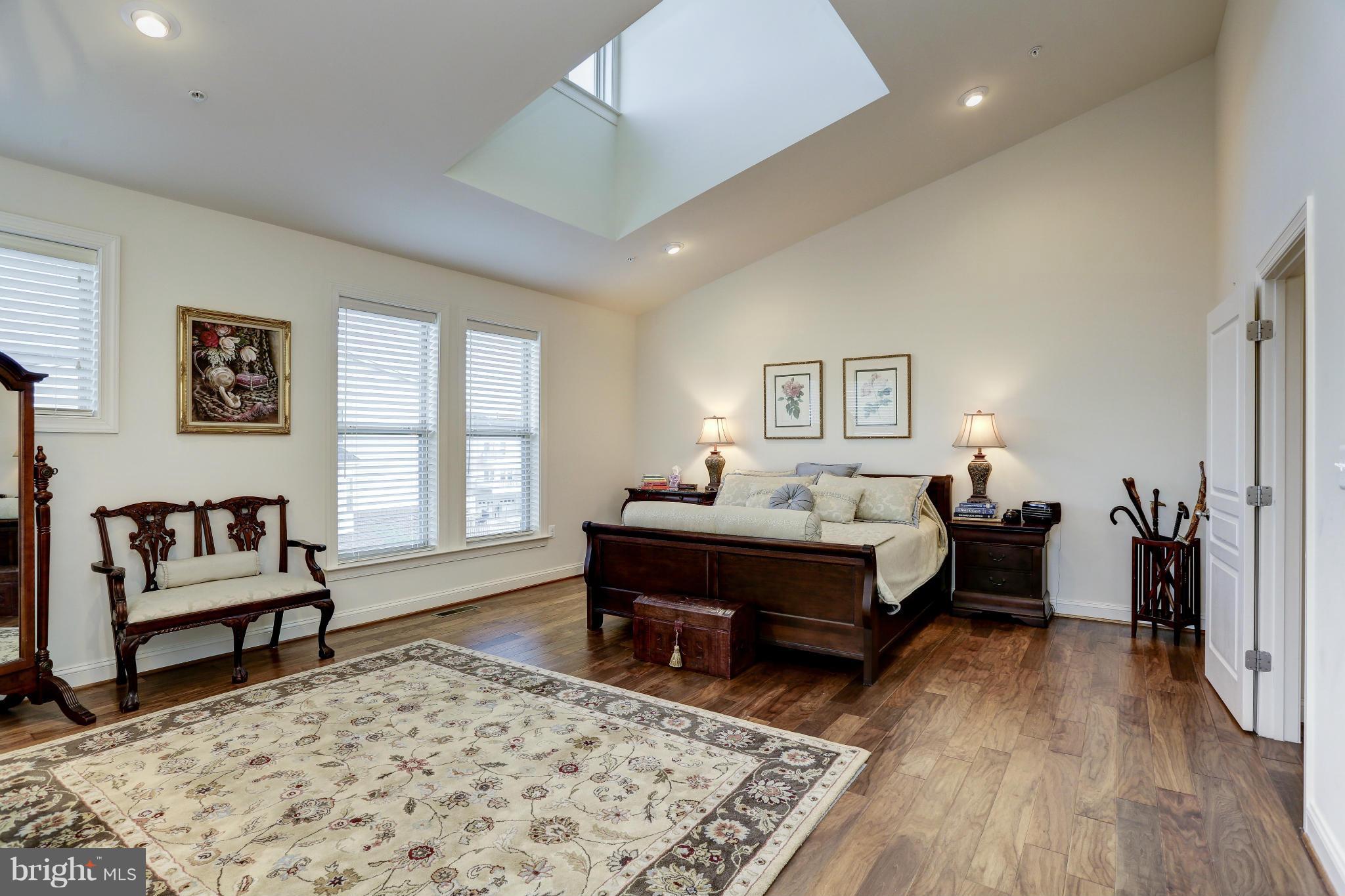 LANSDOWNE TOWN CENTER CONDOS - Residential