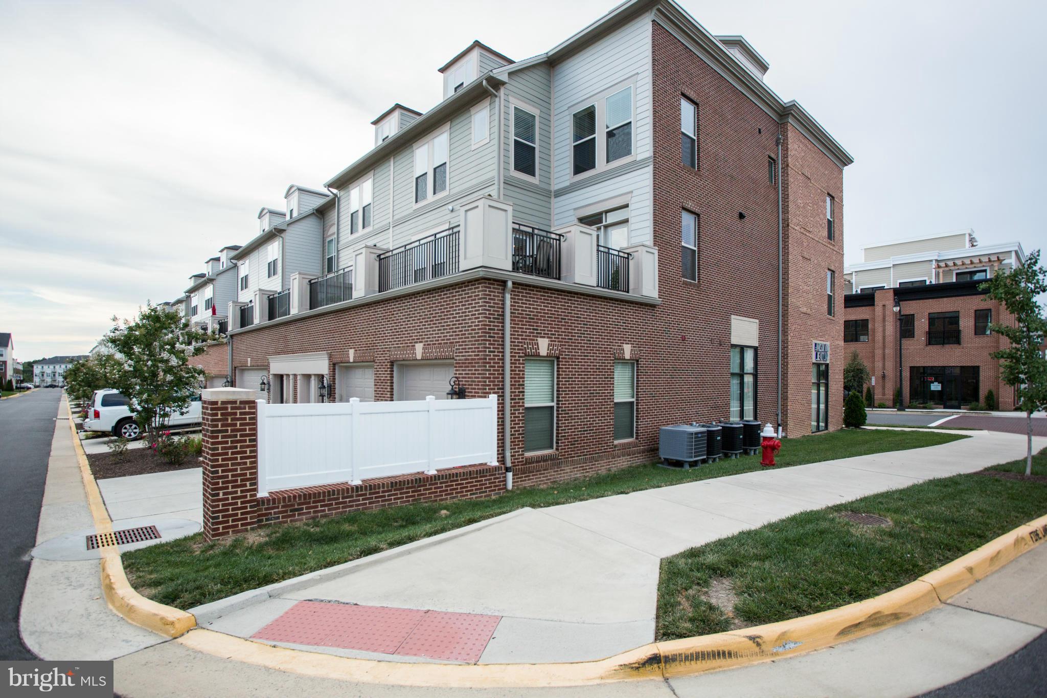 LANSDOWNE TOWN CENTER CONDOS - Residential