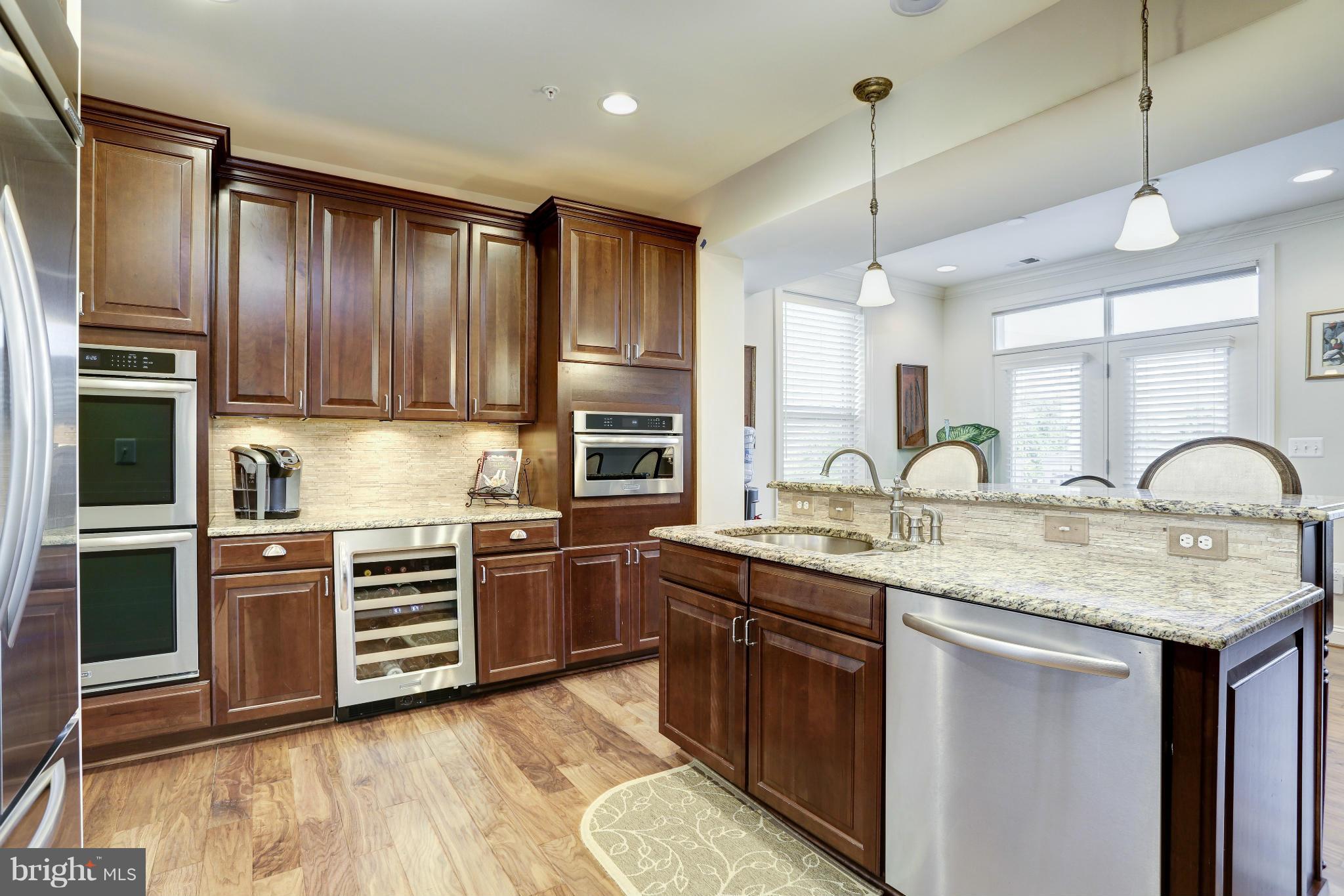 LANSDOWNE TOWN CENTER CONDOS - Residential