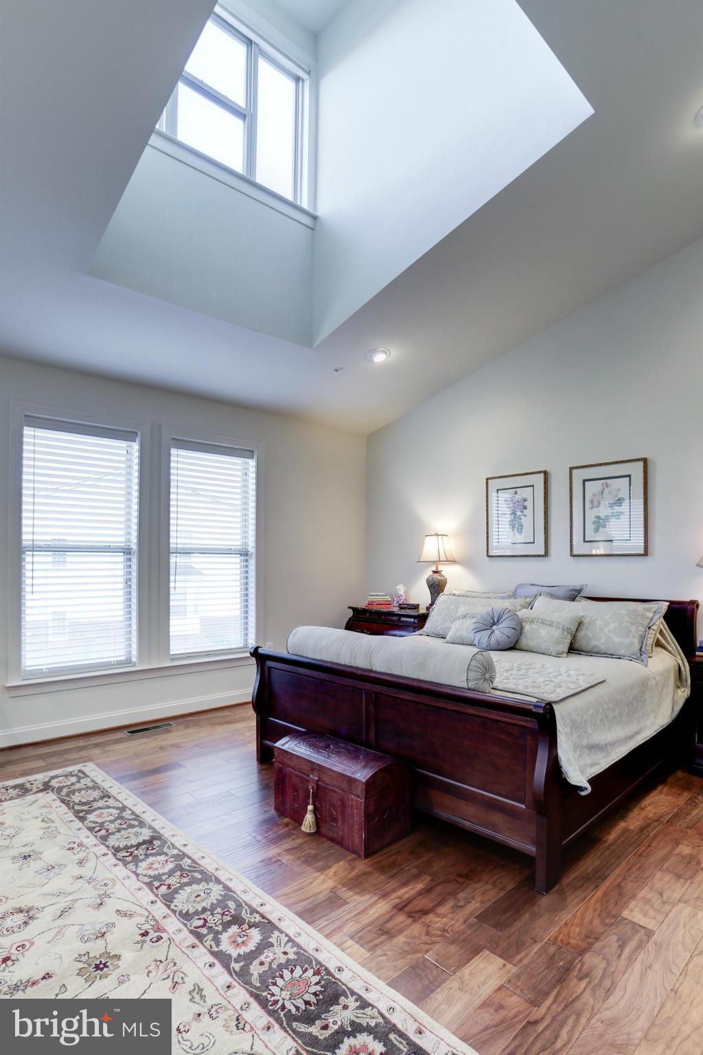 LANSDOWNE TOWN CENTER CONDOS - Residential