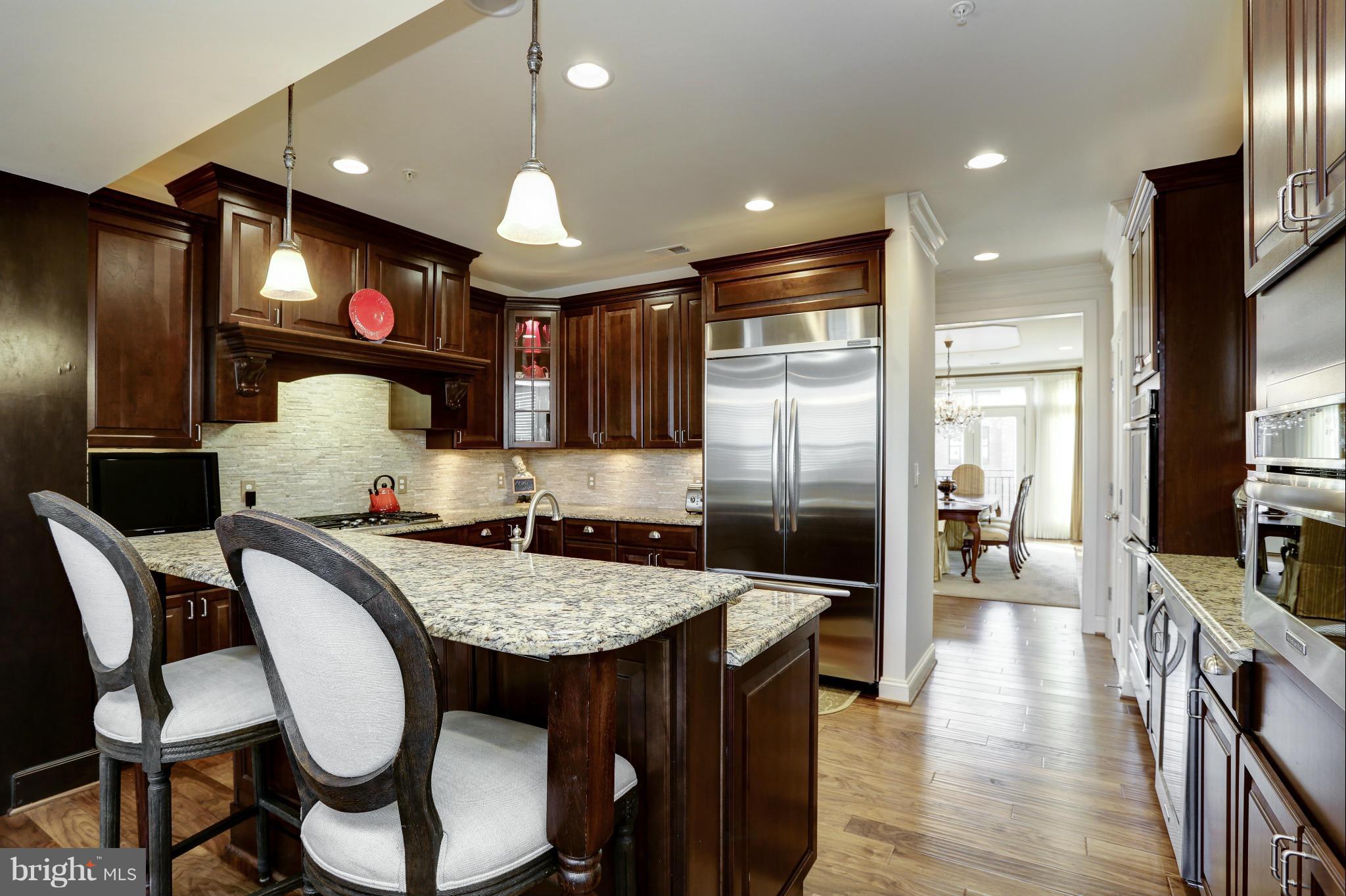 LANSDOWNE TOWN CENTER CONDOS - Residential