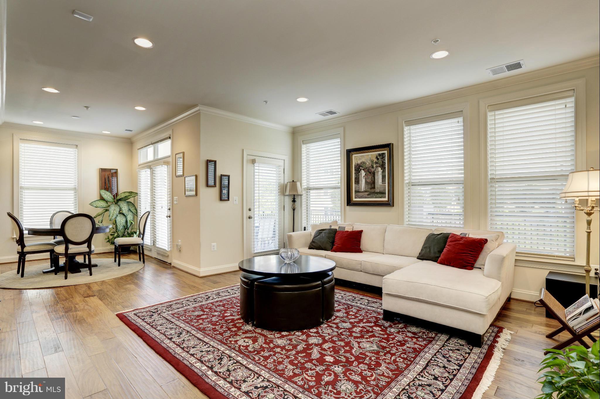 LANSDOWNE TOWN CENTER CONDOS - Residential