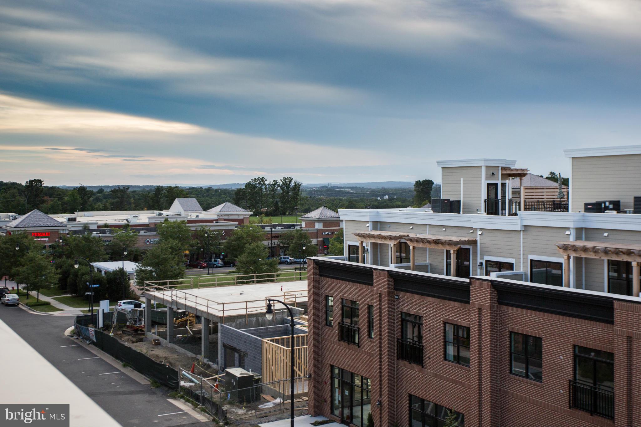 LANSDOWNE TOWN CENTER CONDOS - Residential