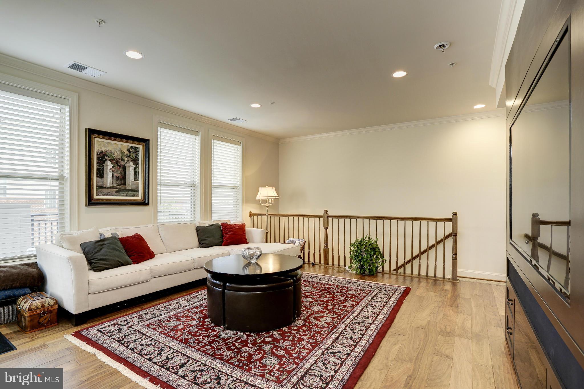 LANSDOWNE TOWN CENTER CONDOS - Residential