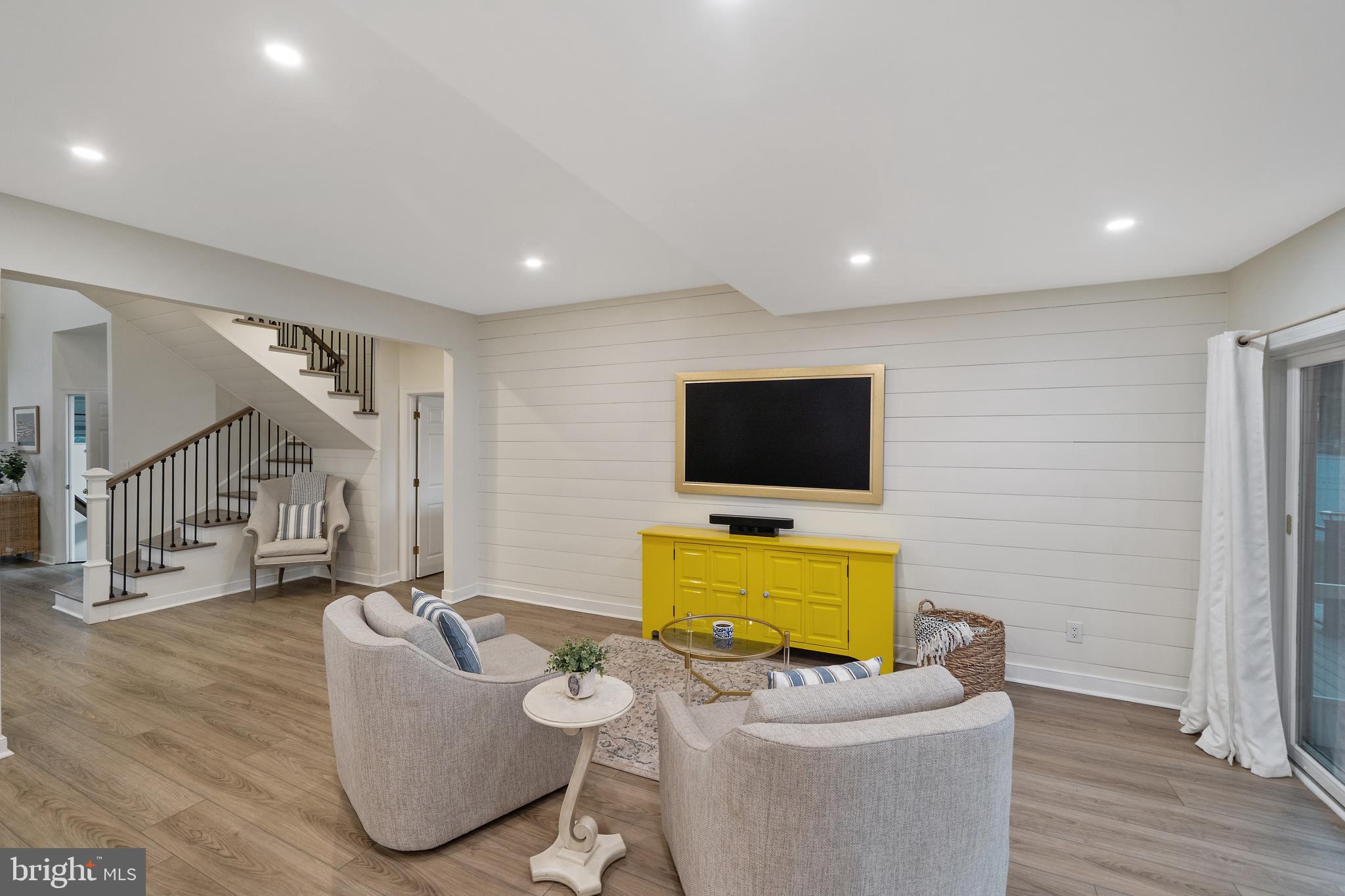 CAPTAINS HILL - Residential