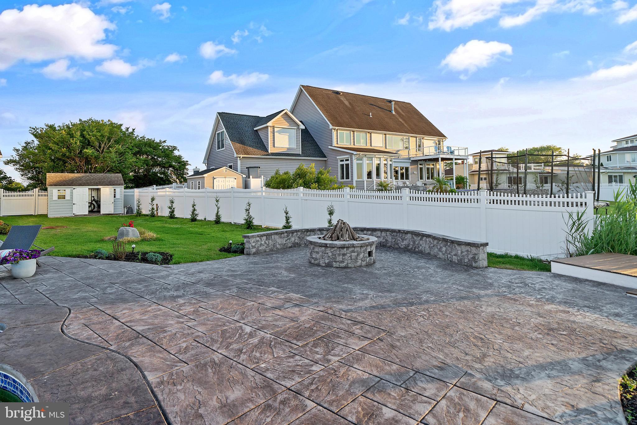 CAPTAINS HILL - Residential