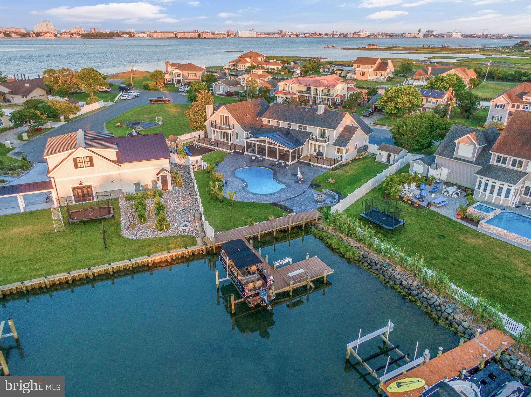 CAPTAINS HILL - Residential