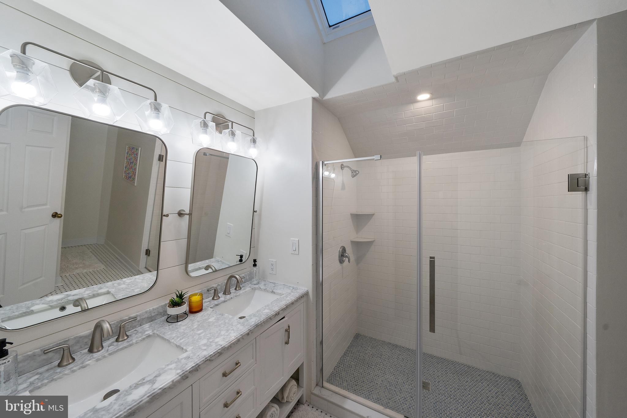 CAPTAINS HILL - Residential