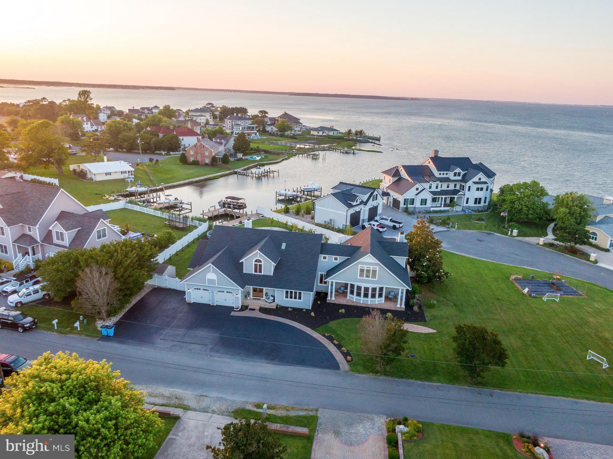 CAPTAINS HILL - Residential