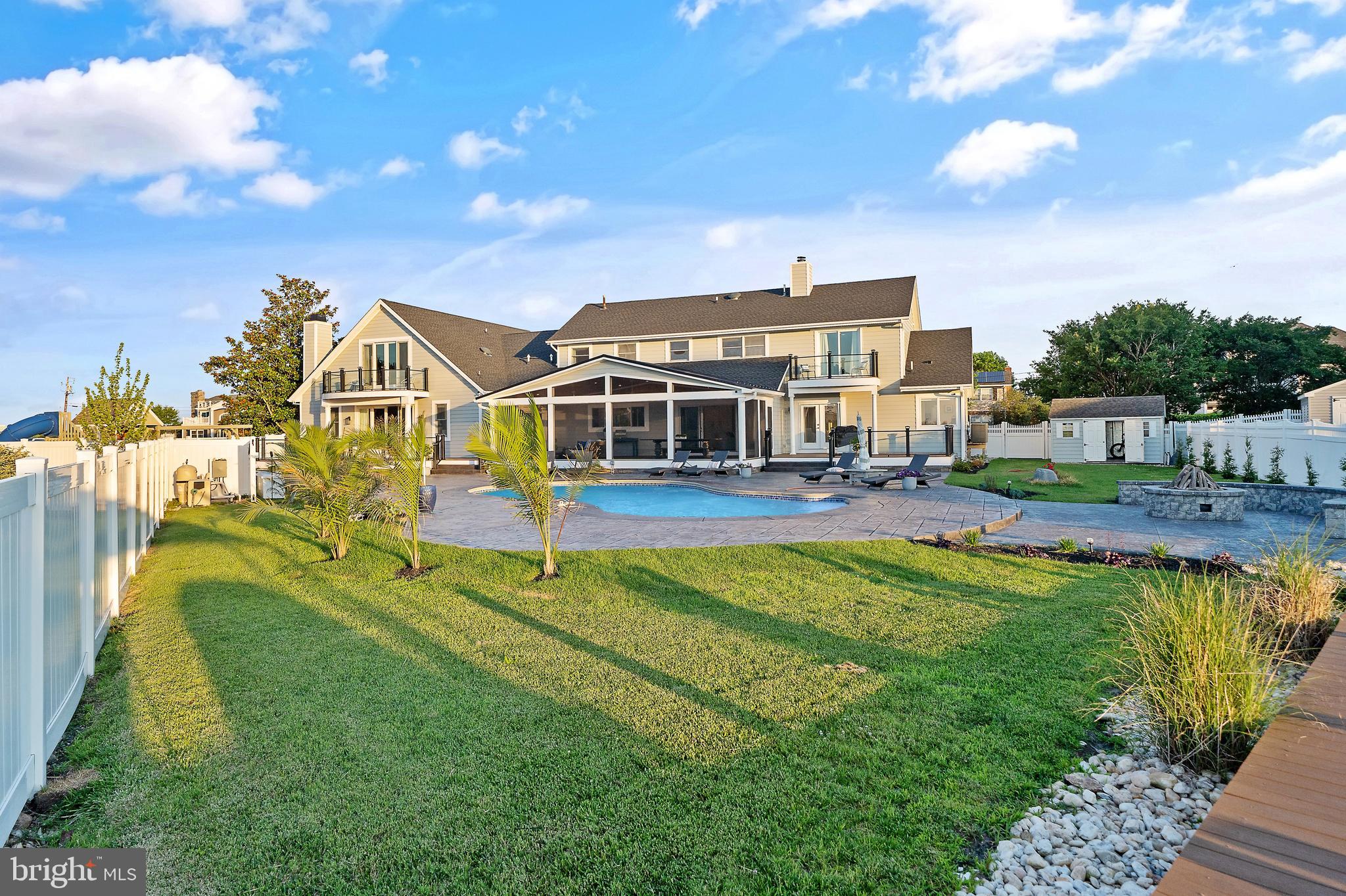 CAPTAINS HILL - Residential