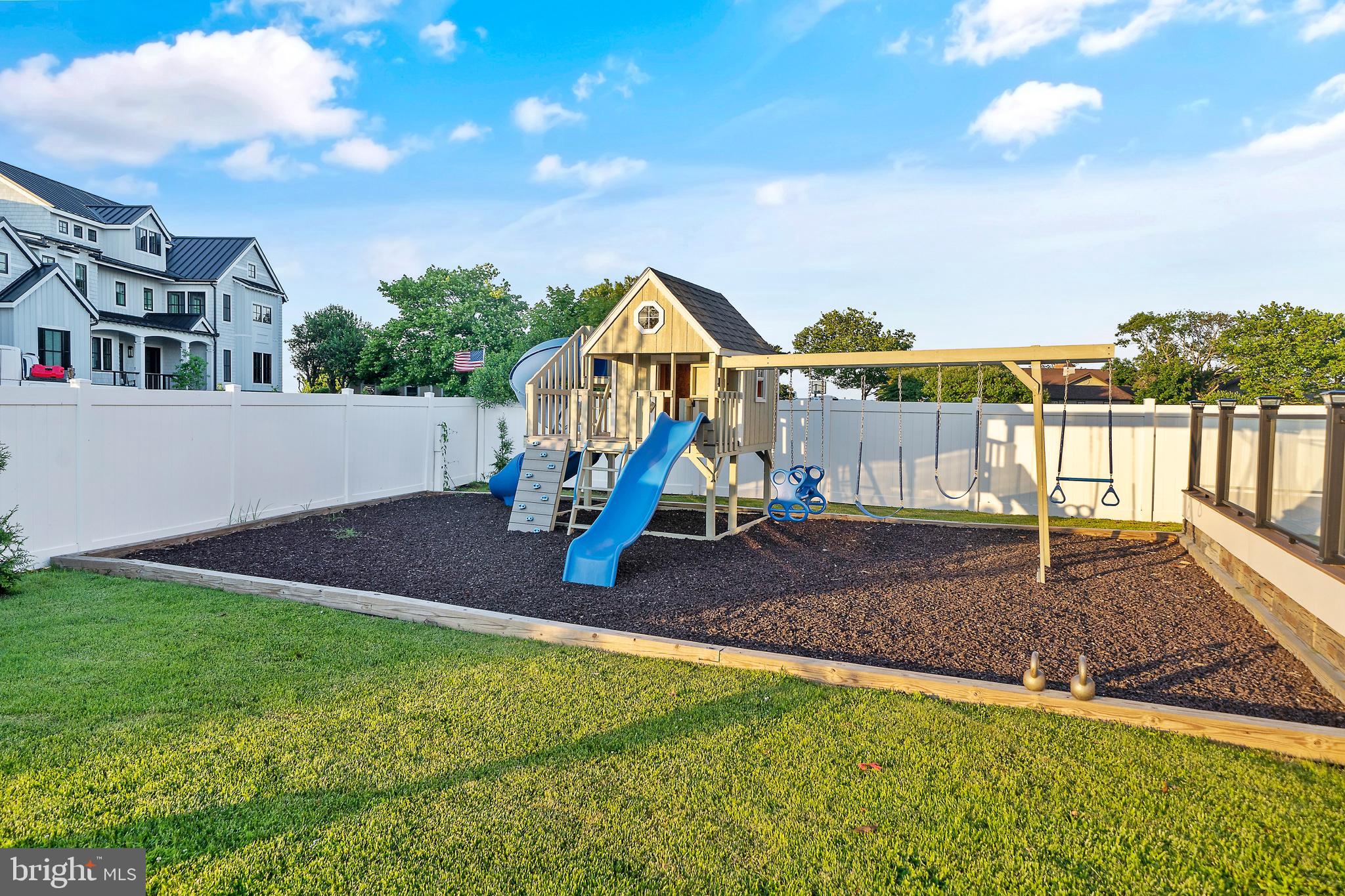 CAPTAINS HILL - Residential