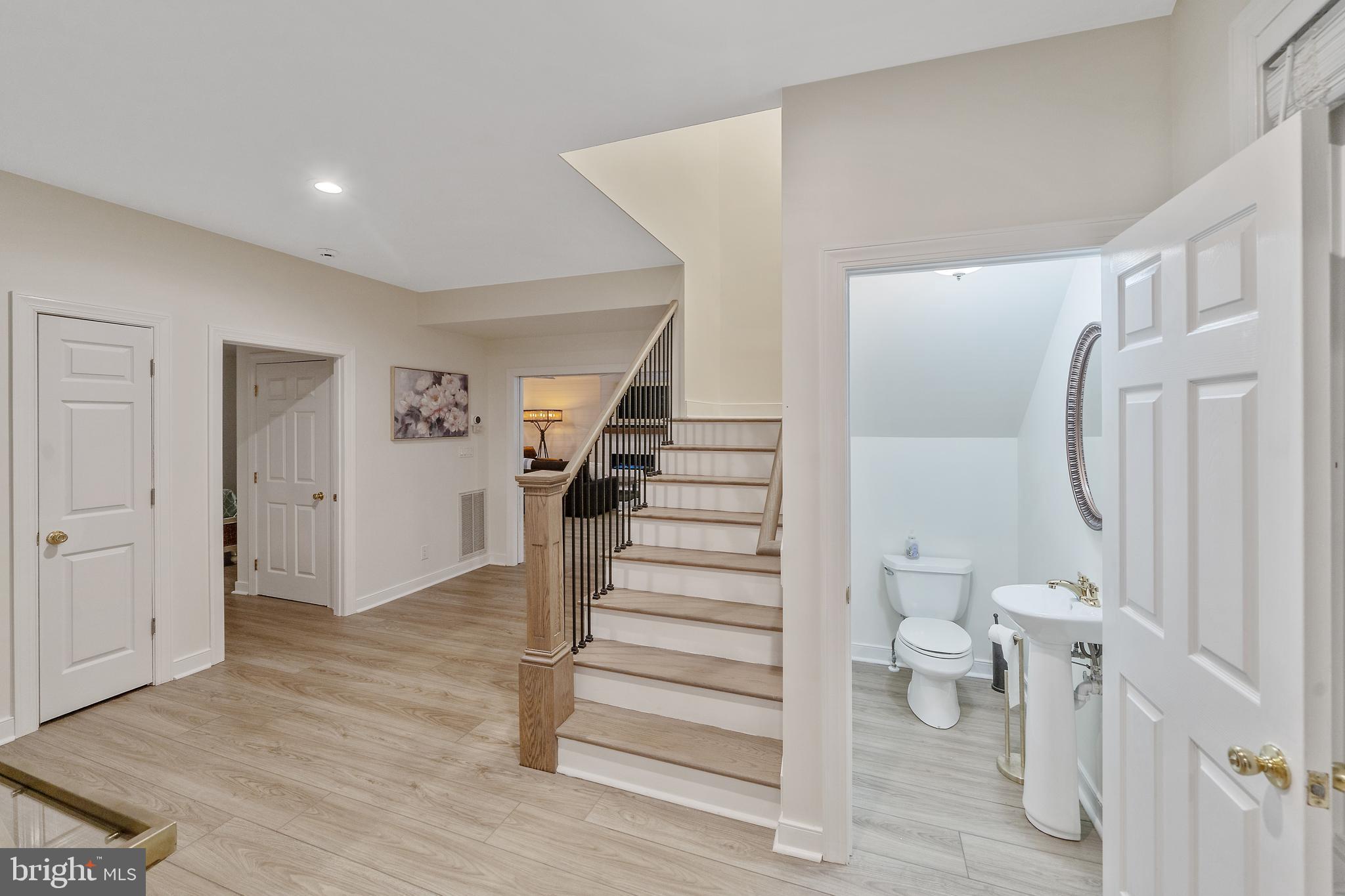 CAPTAINS HILL - Residential