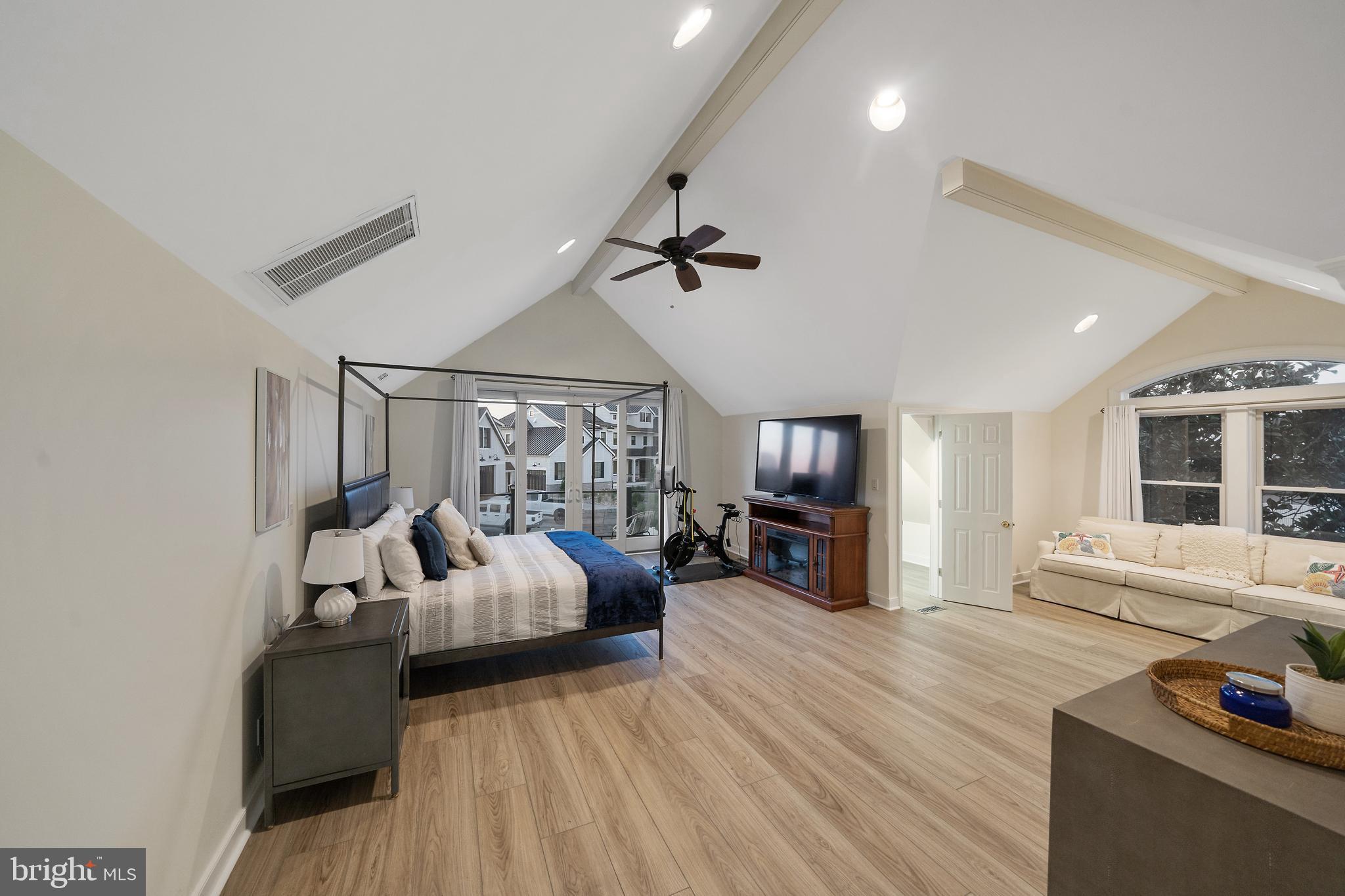 CAPTAINS HILL - Residential