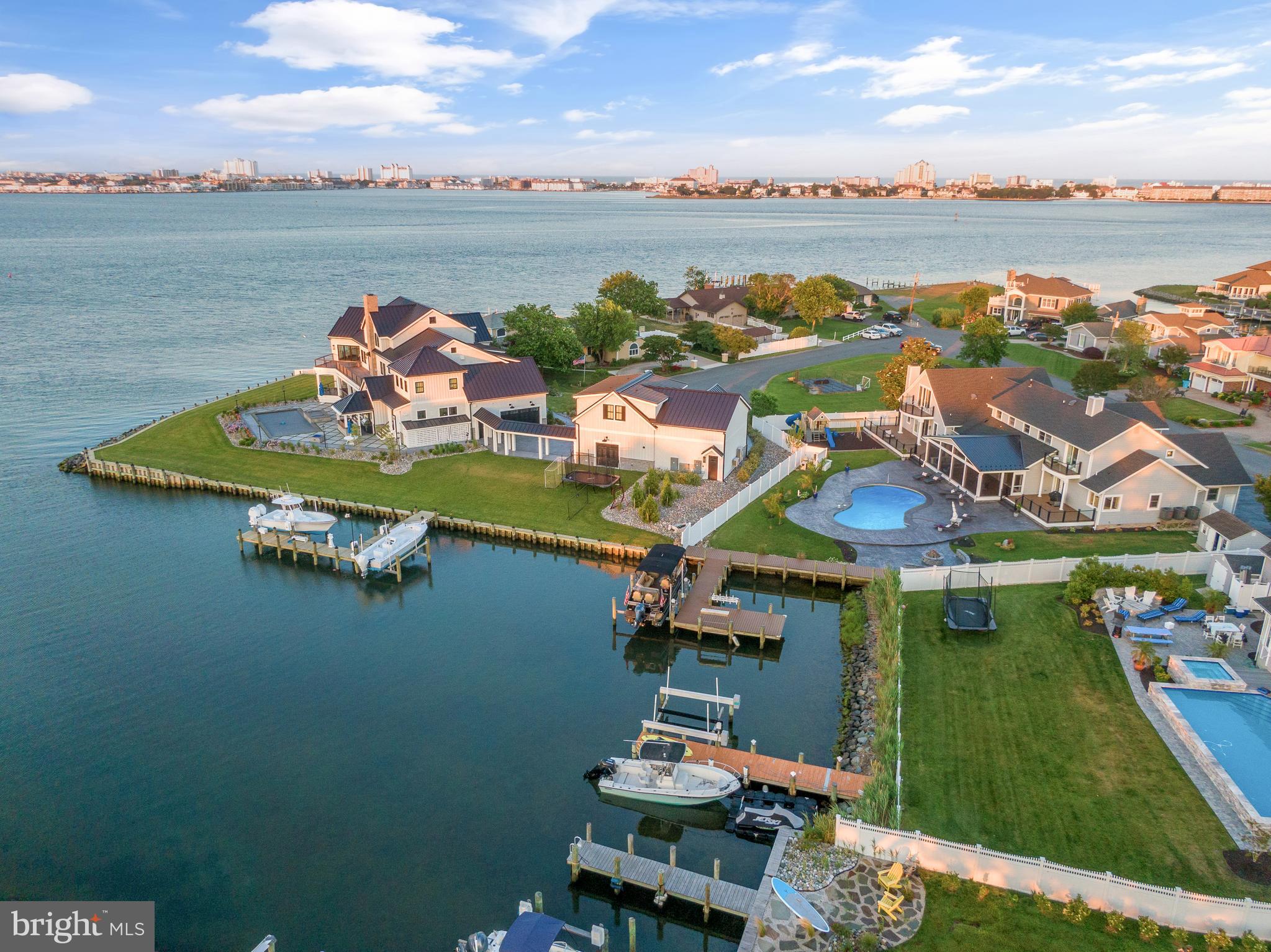 CAPTAINS HILL - Residential