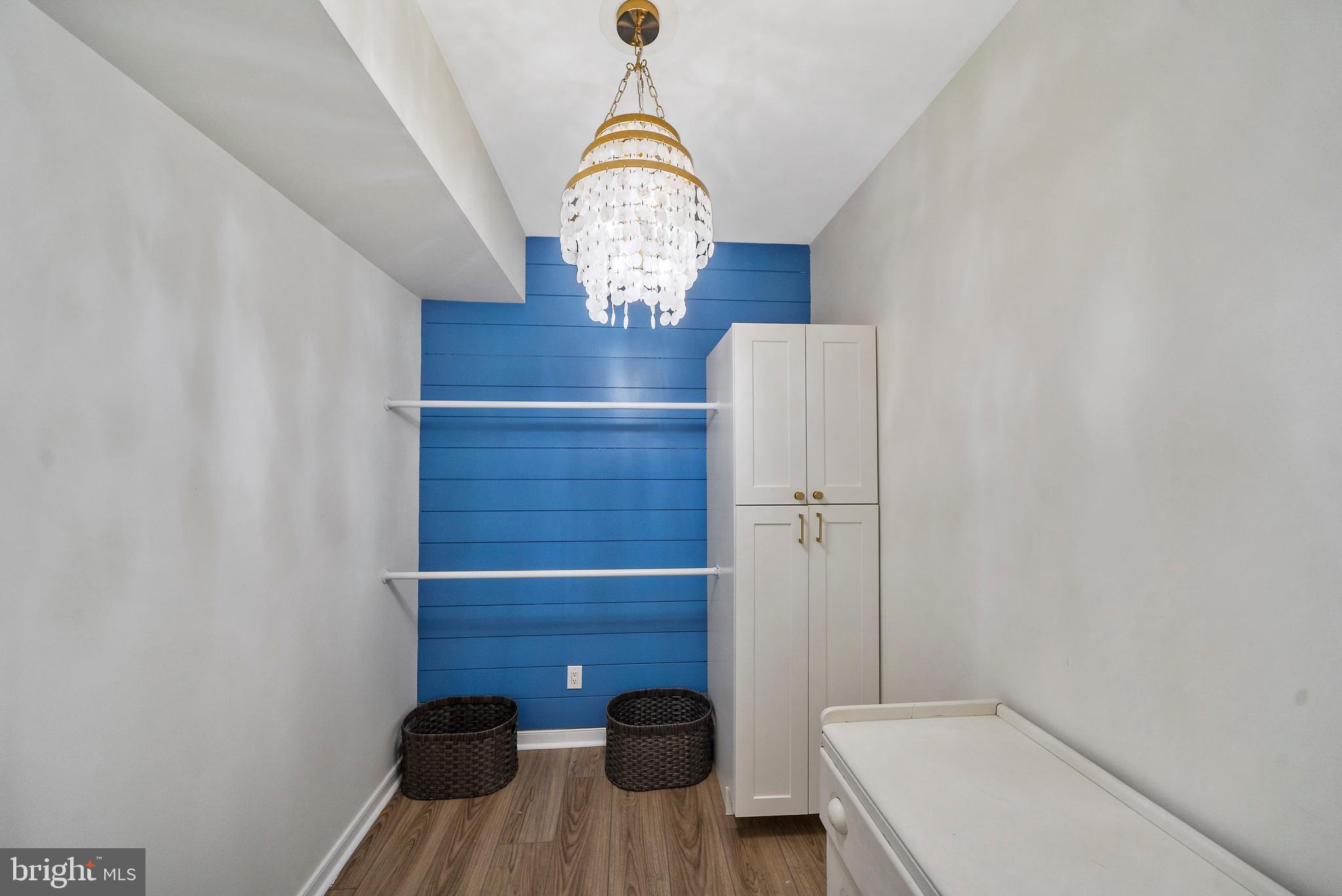 CAPTAINS HILL - Residential