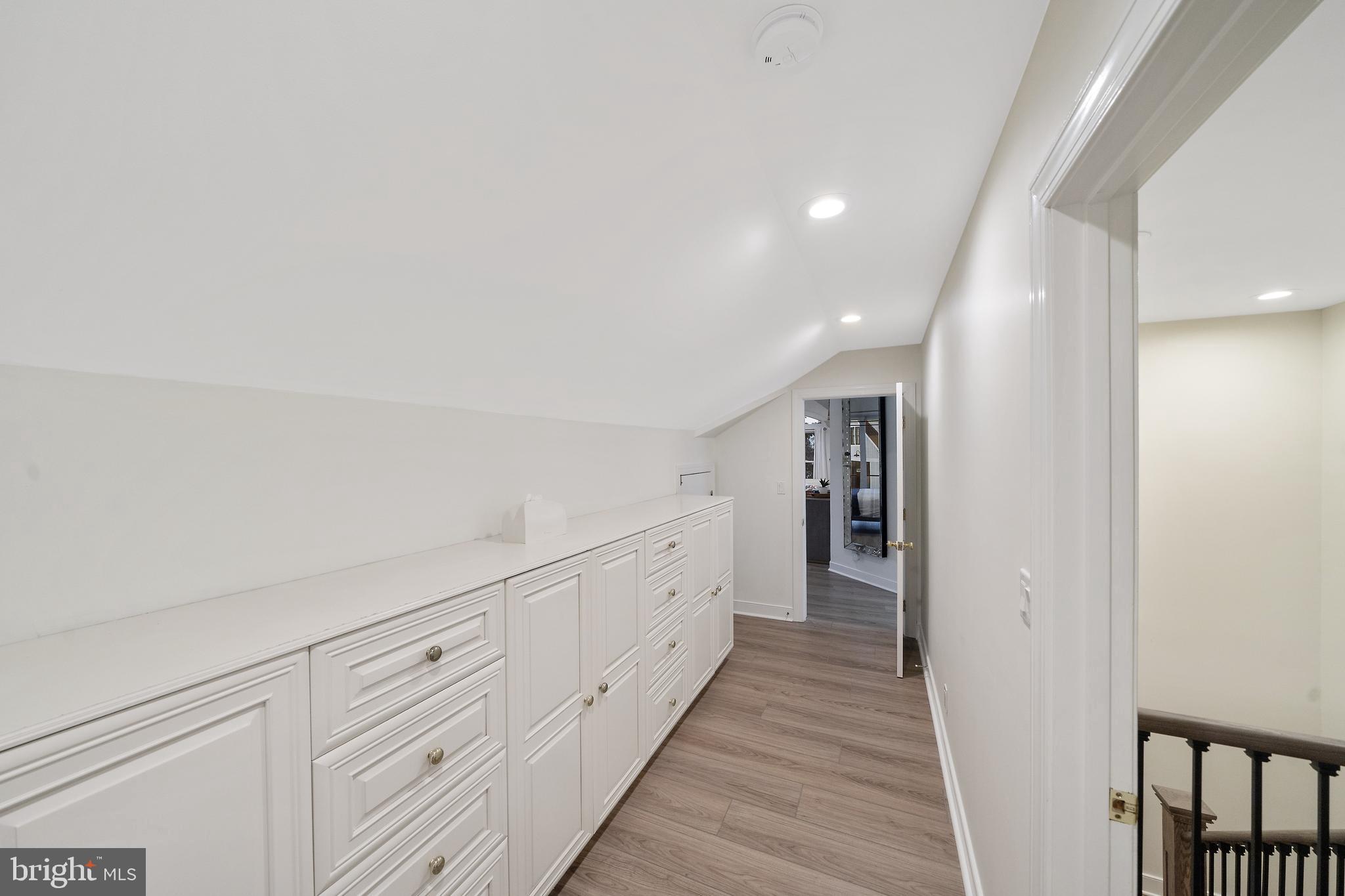 CAPTAINS HILL - Residential