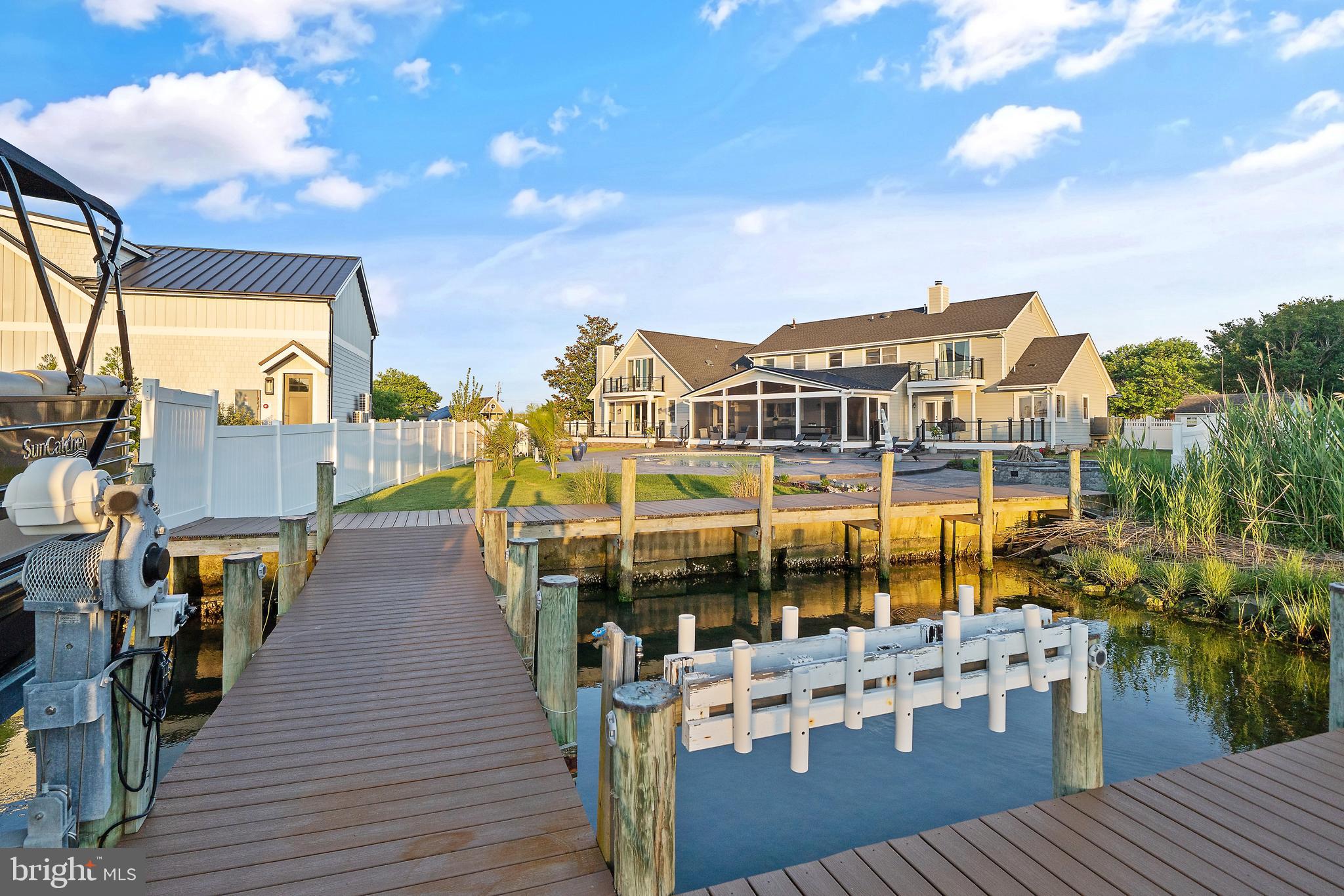 CAPTAINS HILL - Residential