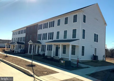 MLS: DENC2077040