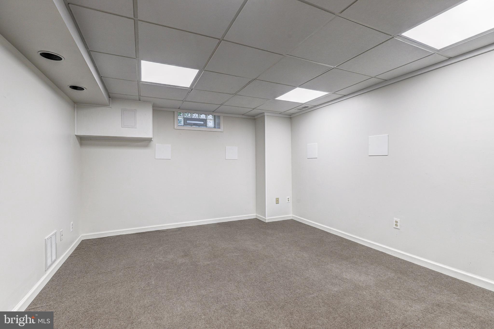 PERRY HALL - Residential