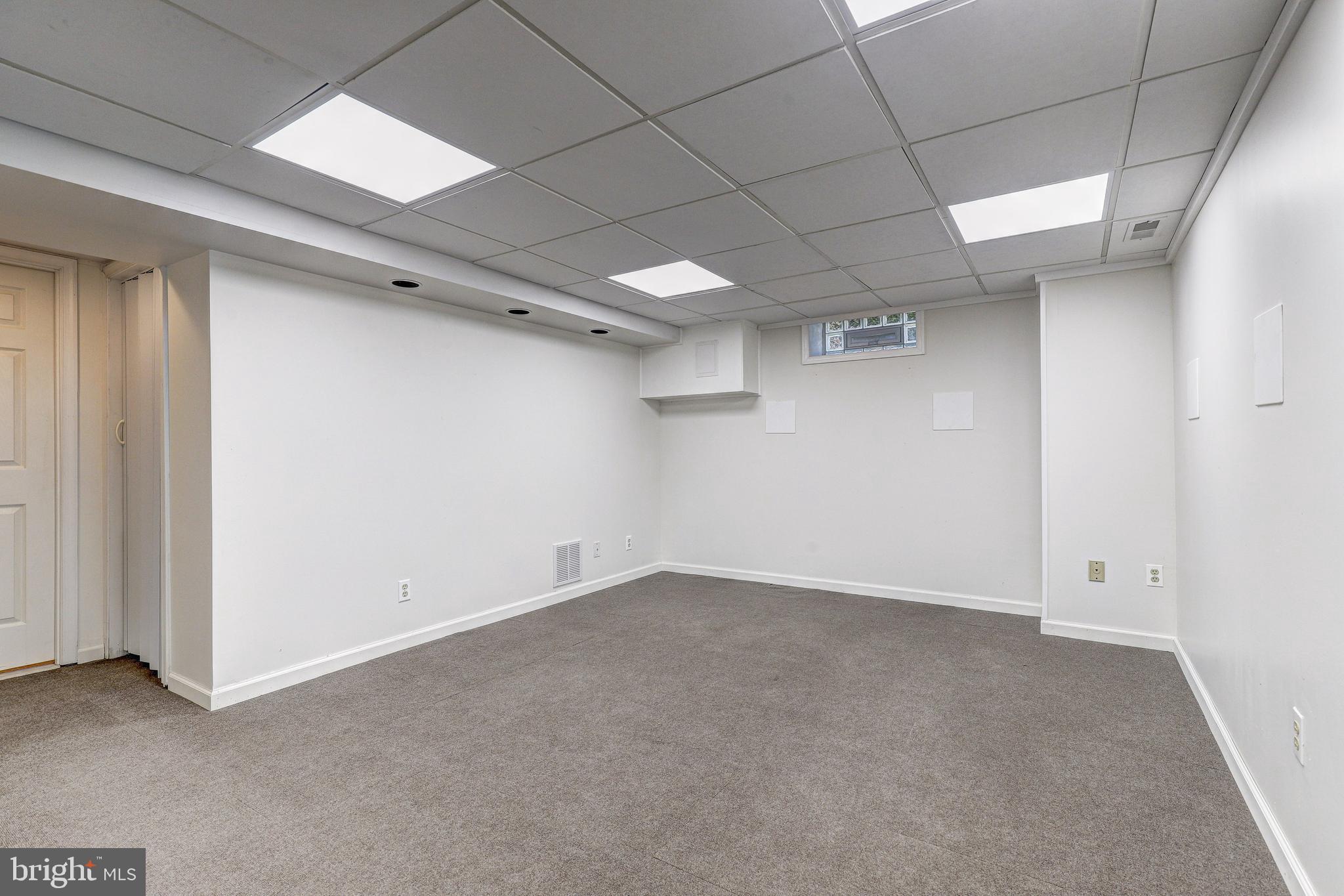 PERRY HALL - Residential