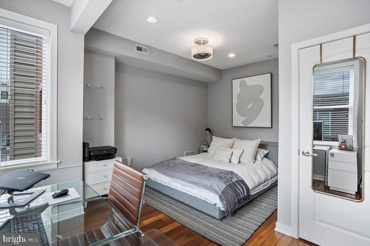 GRADUATE HOSPITAL - Residential