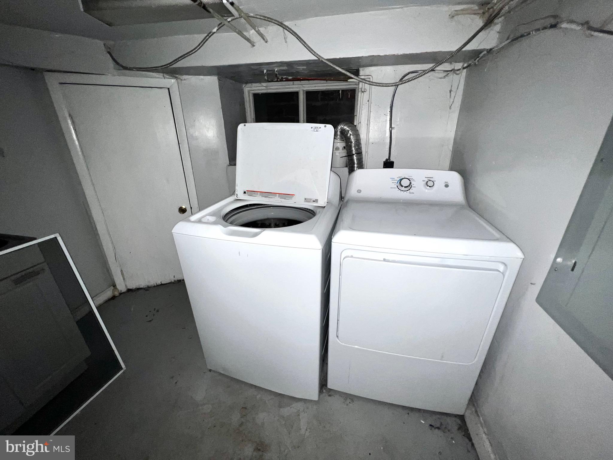 UNIVERSITY CITY - Residential Lease