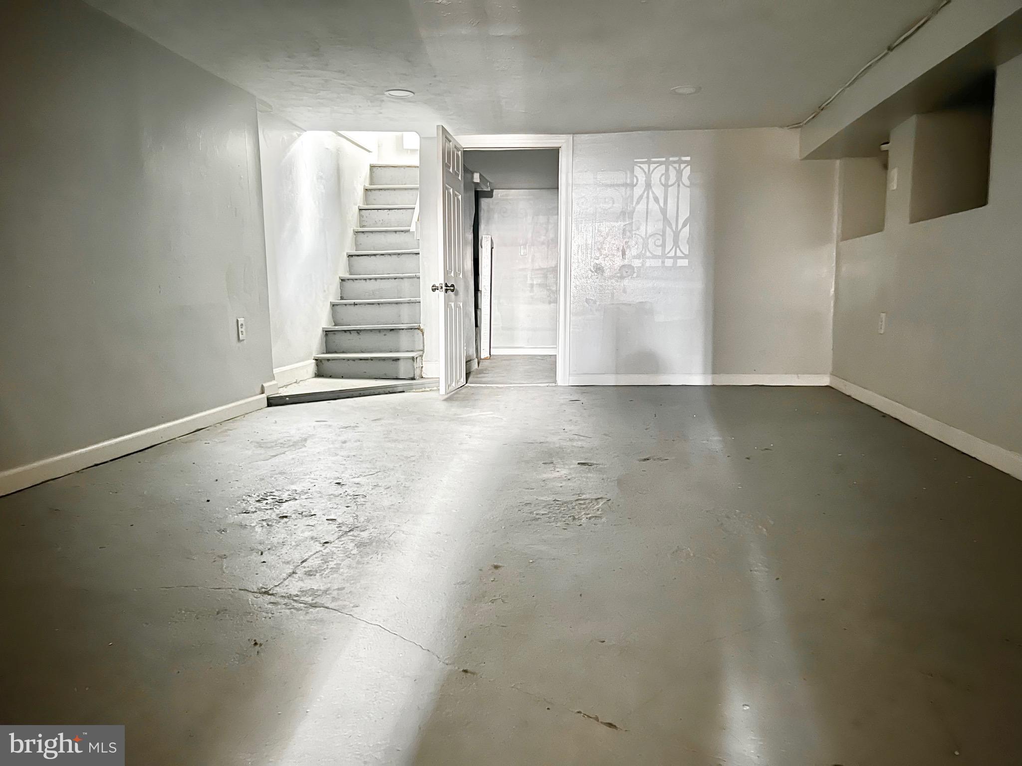 UNIVERSITY CITY - Residential Lease