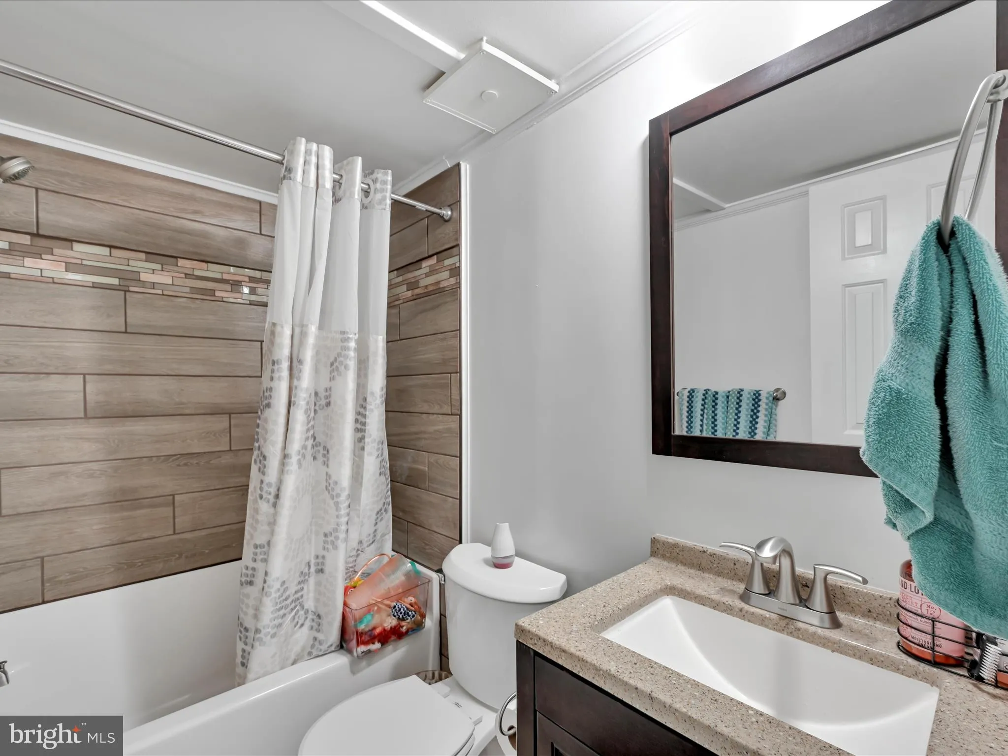 Lancaster, Pennsylvania 17603, United States, 3 Bedrooms Bedrooms, ,2 BathroomsBathrooms,Residential,Pending,139700