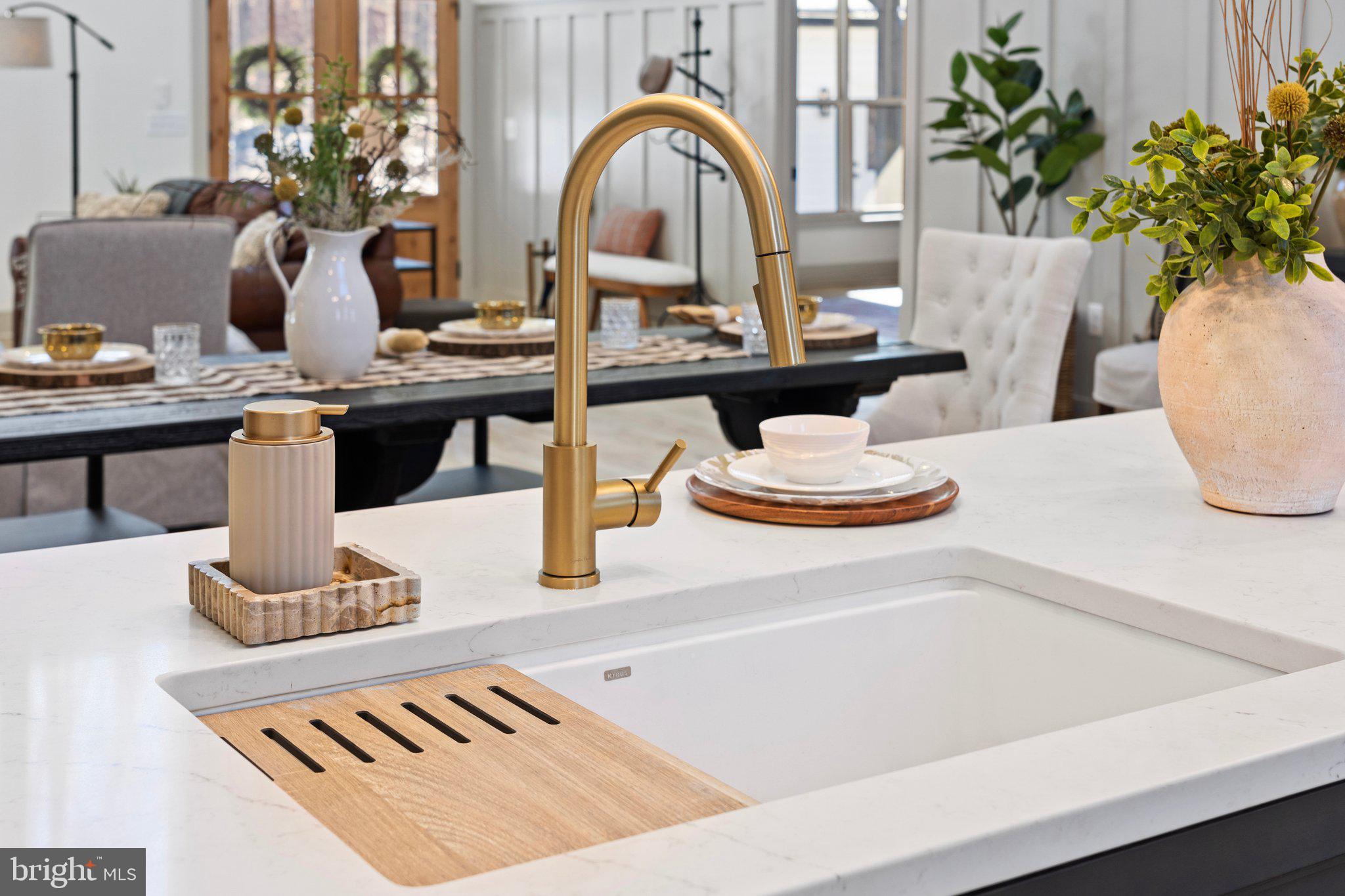 HIGH ACRES - Residential