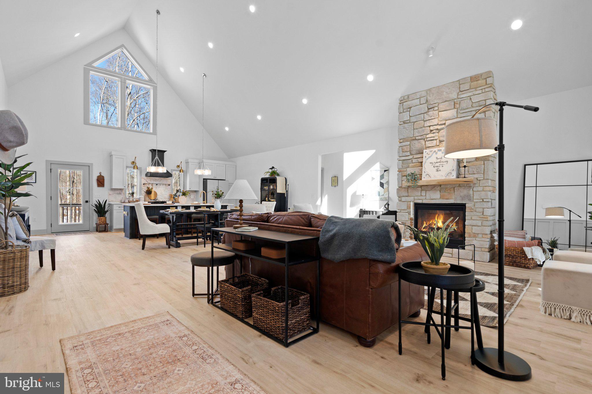 HIGH ACRES - Residential