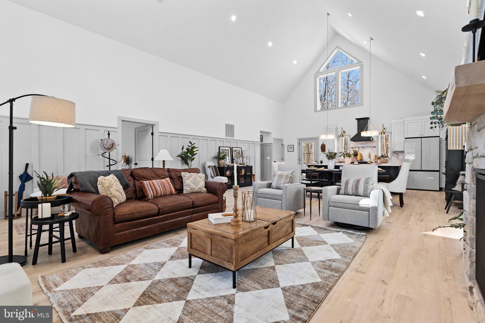 HIGH ACRES - Residential