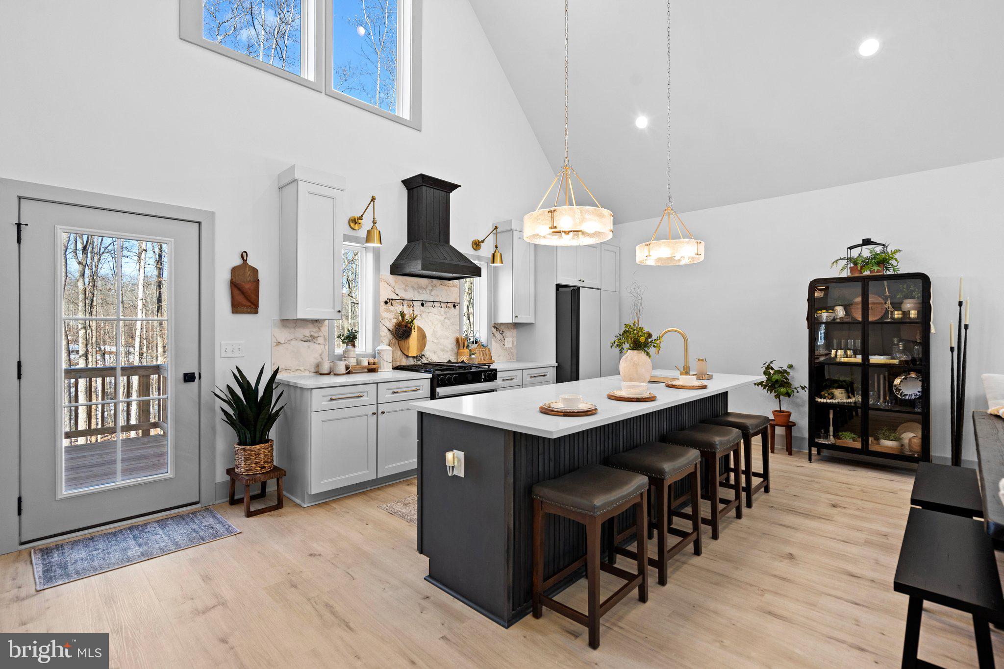 HIGH ACRES - Residential