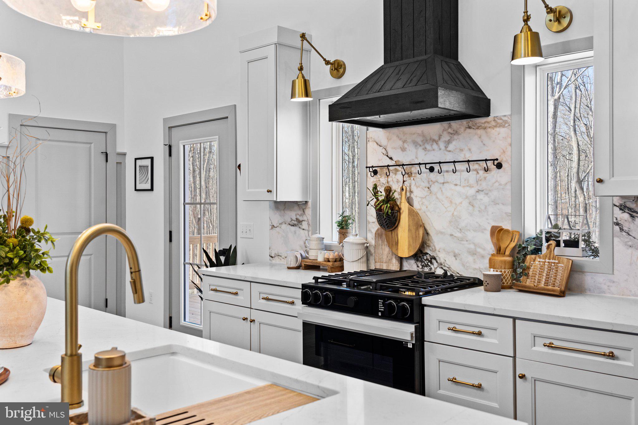 HIGH ACRES - Residential