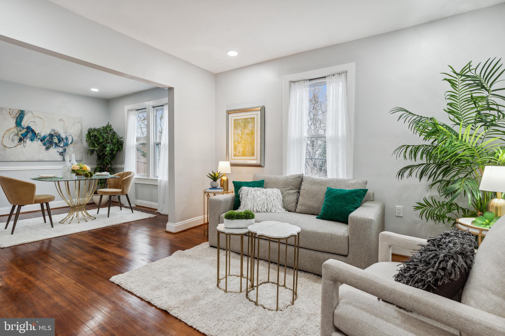 MT RAINIER- RHODE ISL AV - Residential