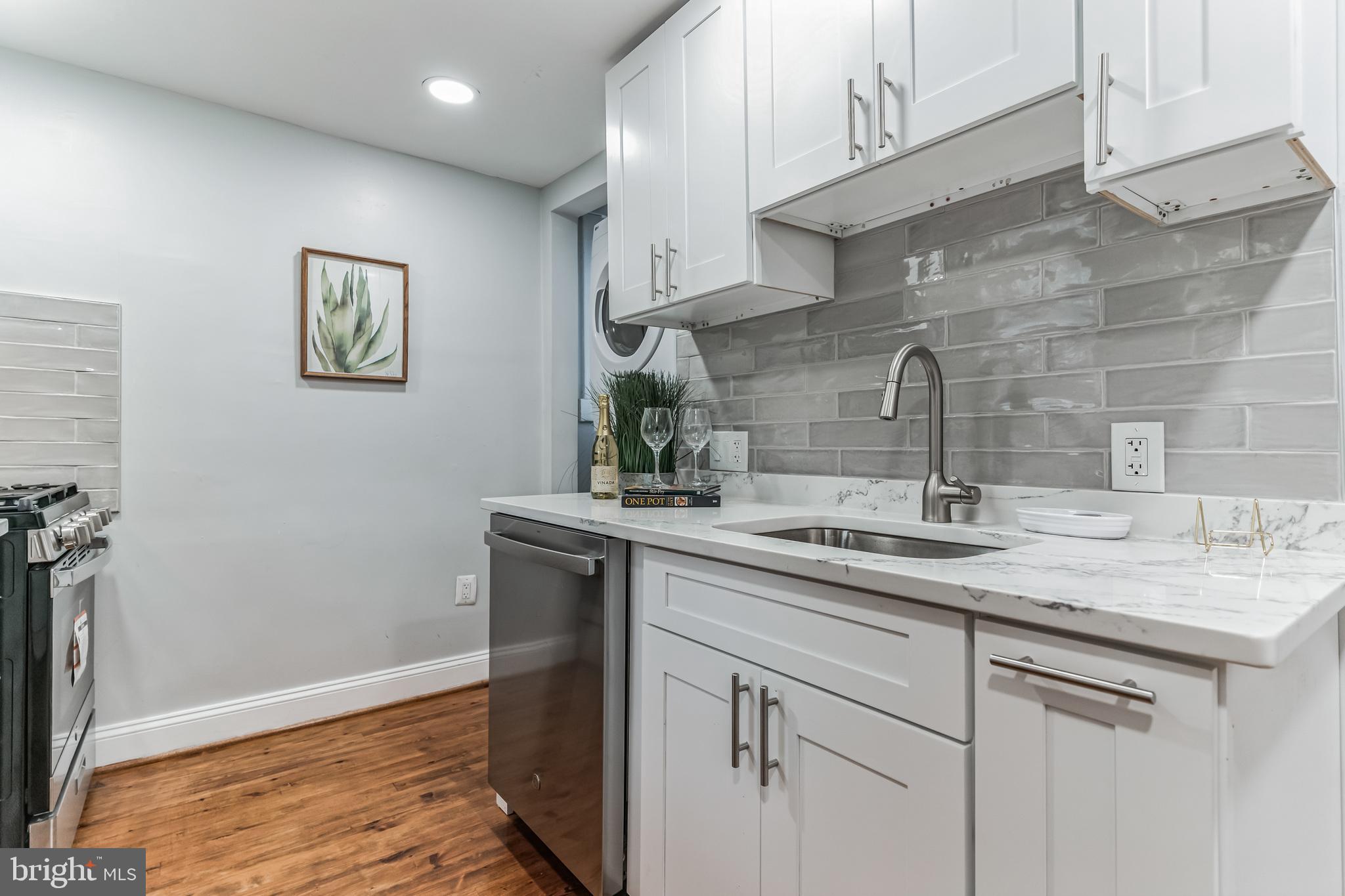 MT RAINIER- RHODE ISL AV - Residential