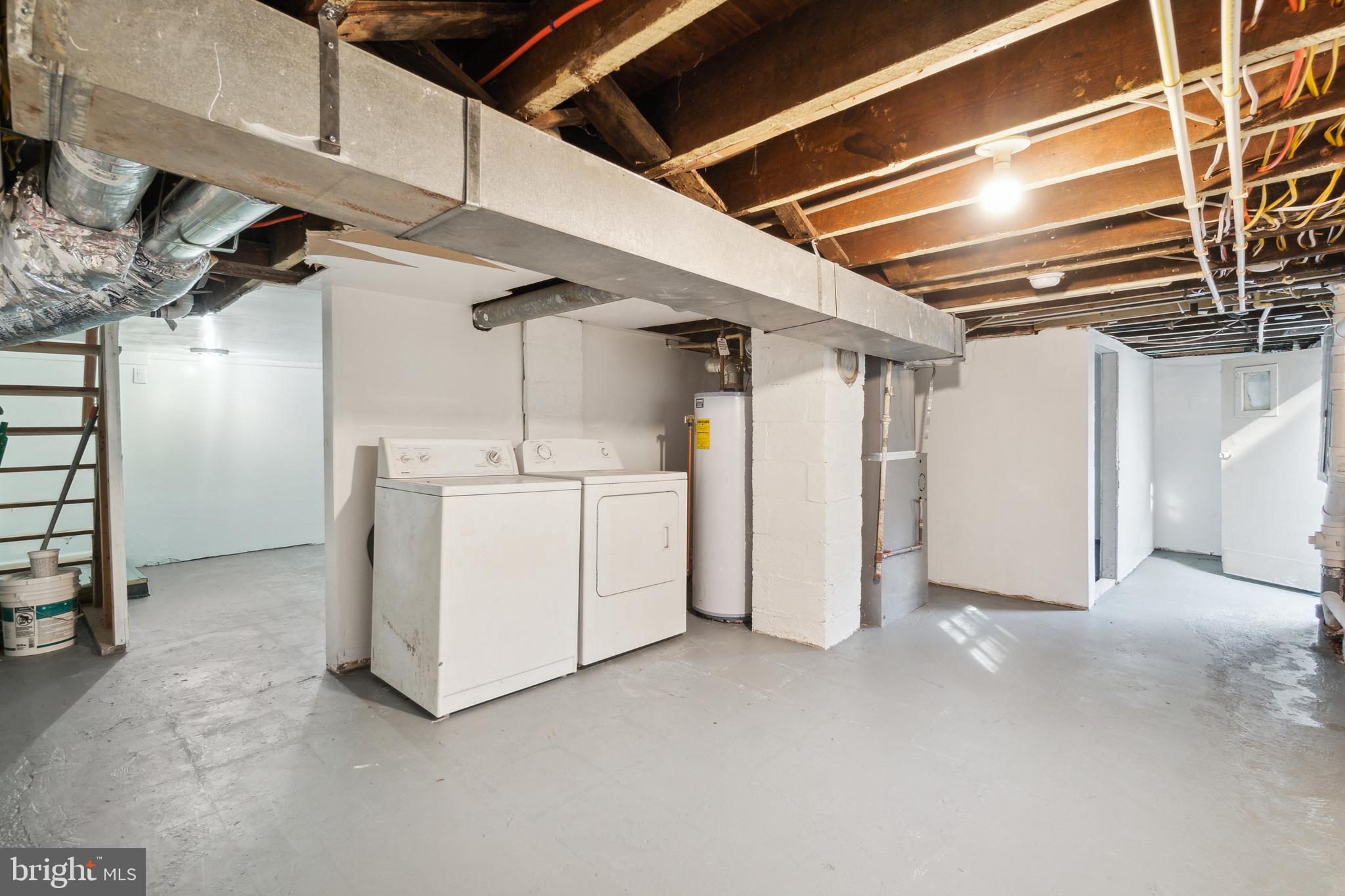 MT RAINIER- RHODE ISL AV - Residential