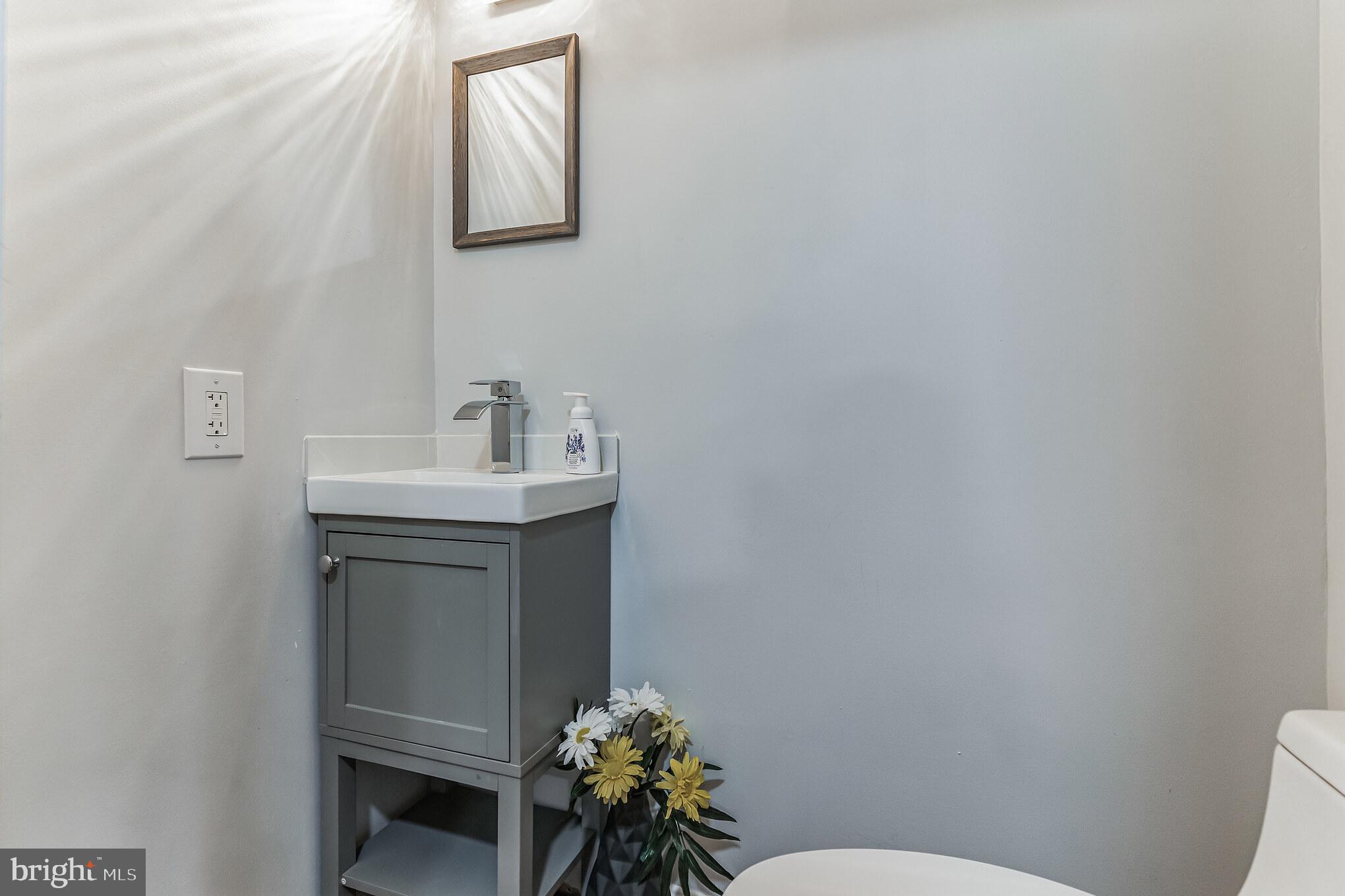 MT RAINIER- RHODE ISL AV - Residential