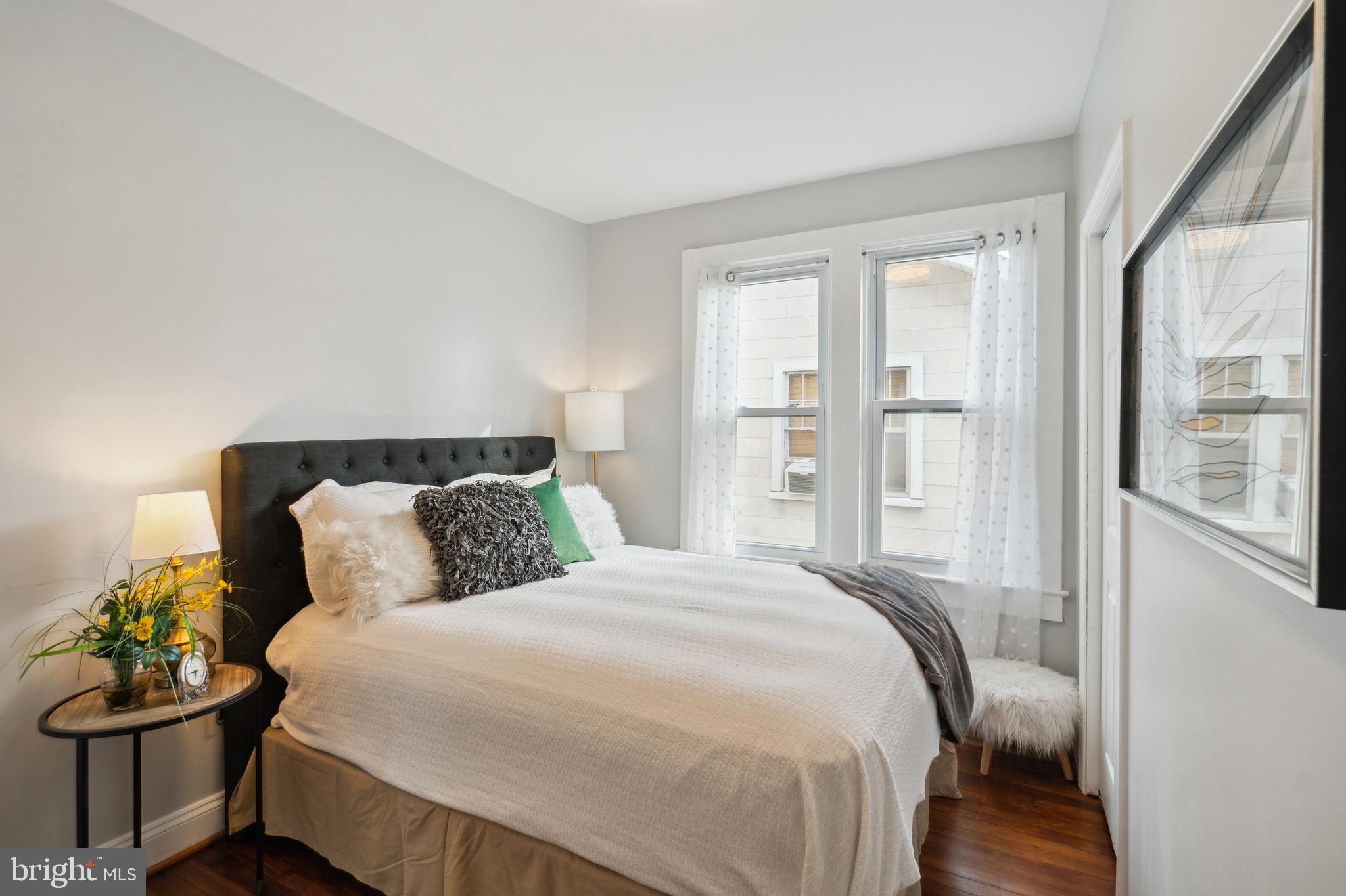 MT RAINIER- RHODE ISL AV - Residential