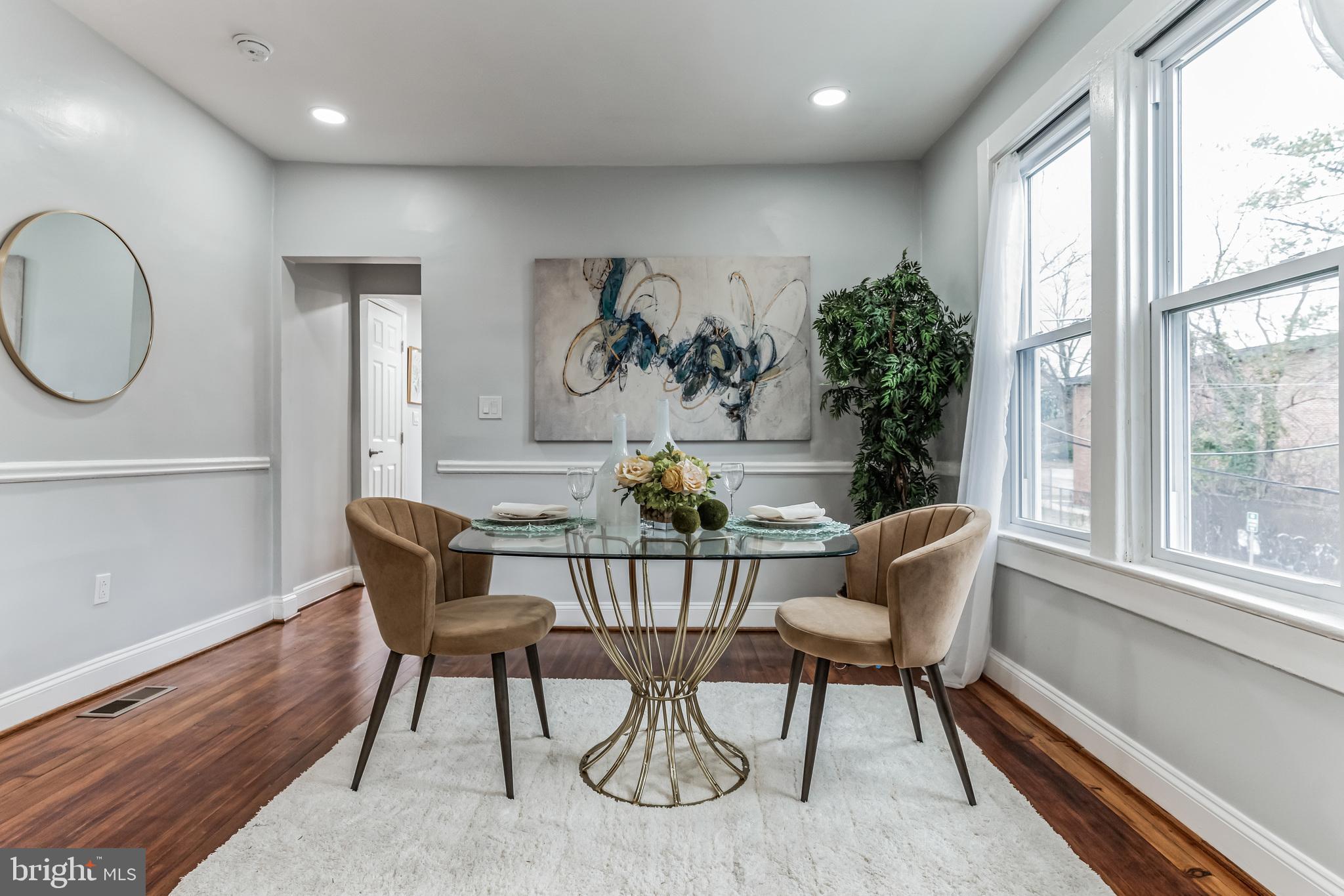 MT RAINIER- RHODE ISL AV - Residential