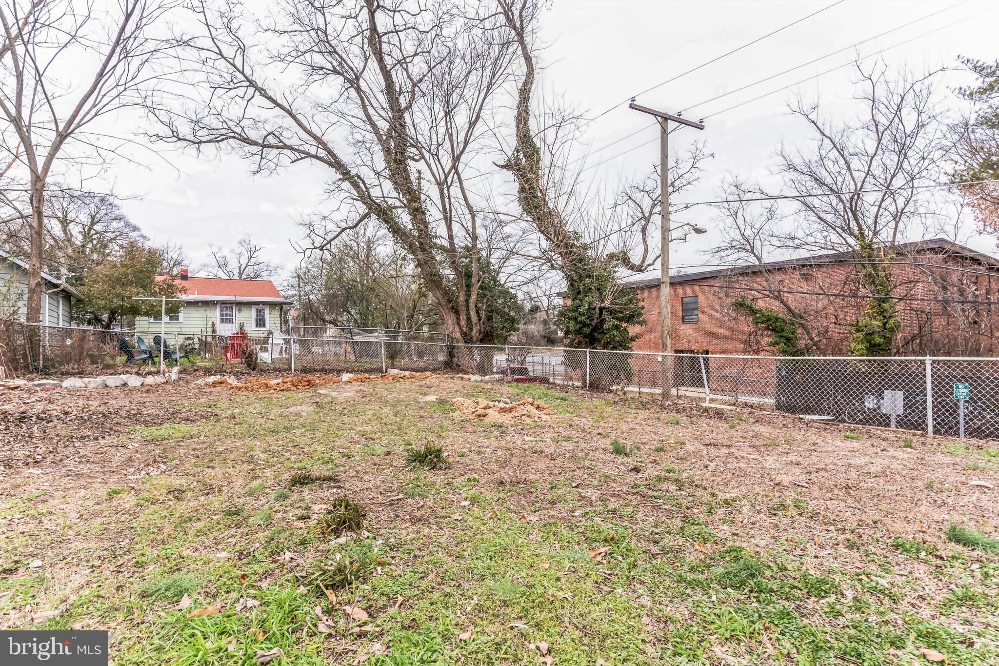 MT RAINIER- RHODE ISL AV - Residential