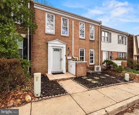 Townhouse For Sale - 1009 N Van Dorn Street<br/> Alexandria City County, ALEXANDRIA, VA 22304
