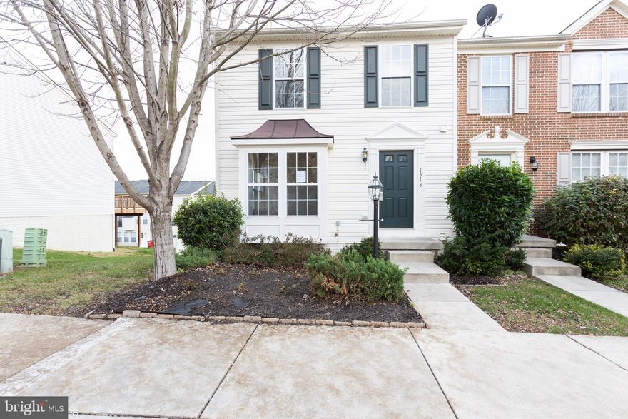End unit, two story townhouse located in Fairfax Crossing is close to shopping and entertainment. Home features 3 BRs, 2.5 BAs with full/ finished basement and rear deck off kitchen.  Fresh paint, new floor coverings to name a few updates, come check this beauty out.