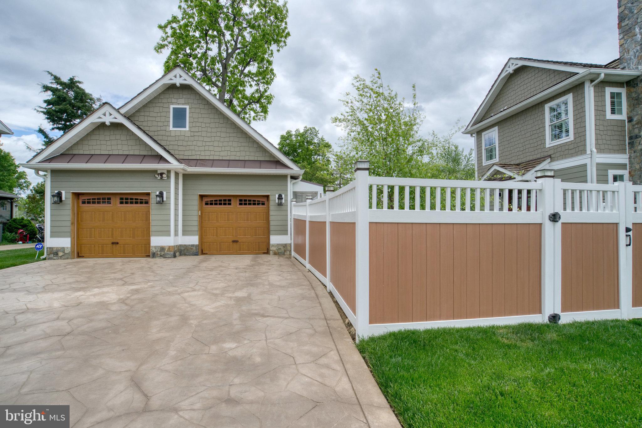 DOUGLAS PARK - Residential