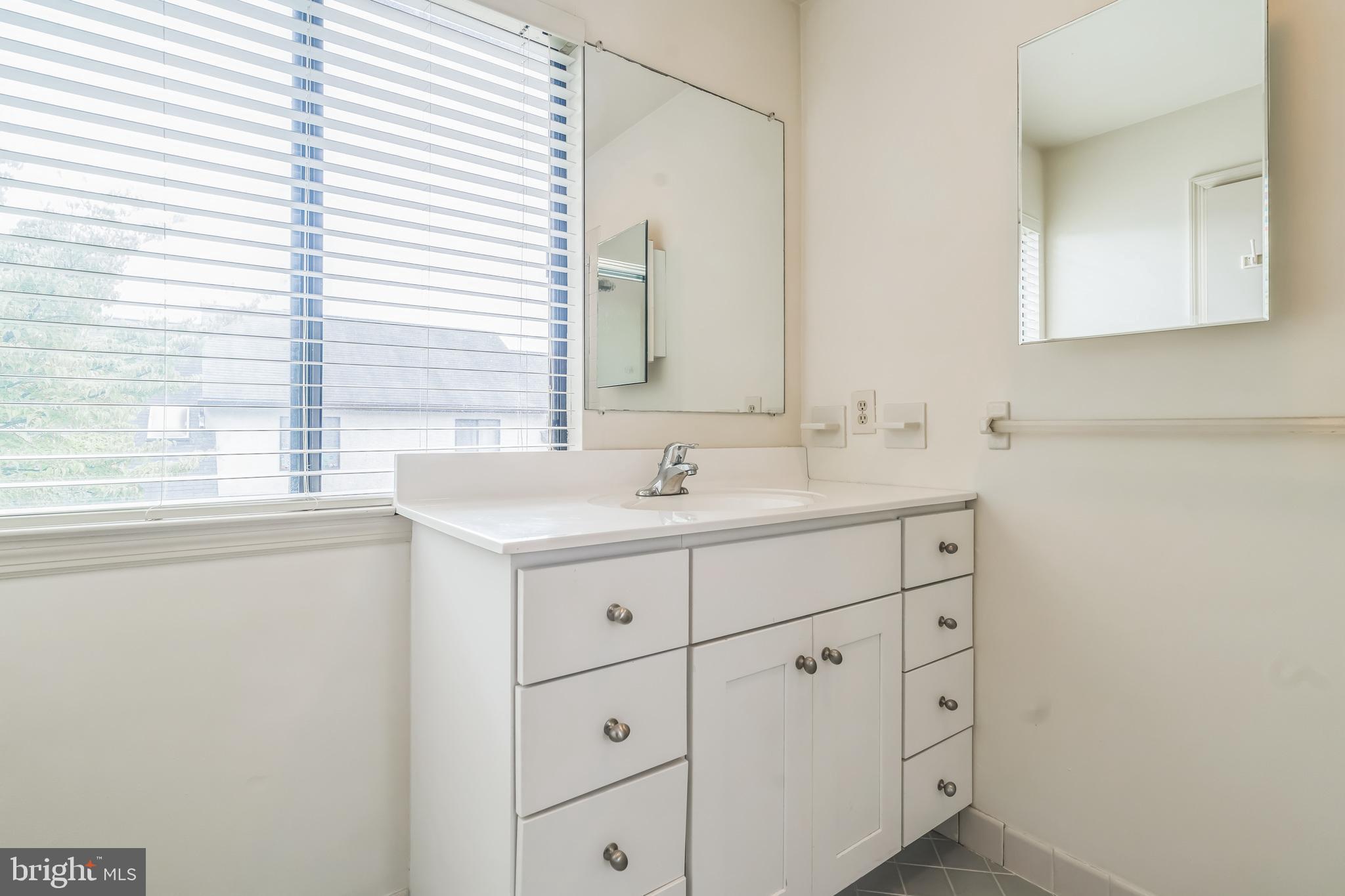 PINE CREST - Residential