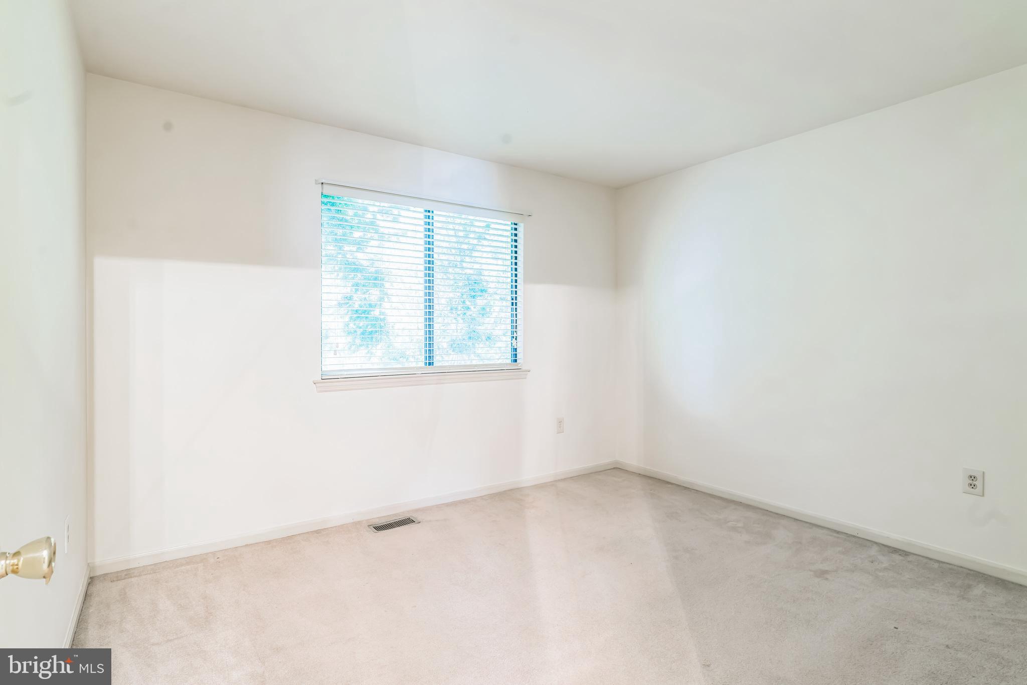 PINE CREST - Residential