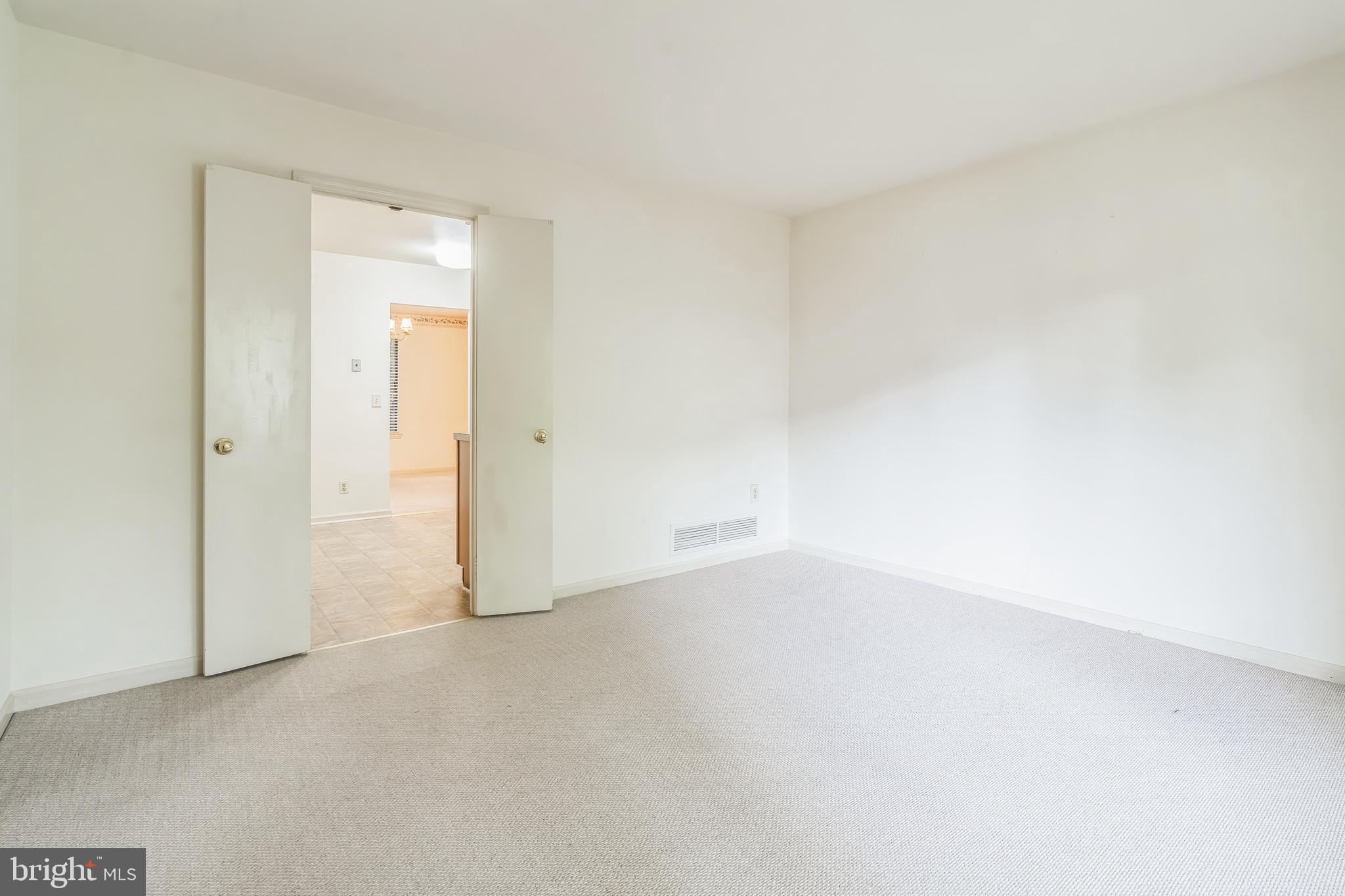 PINE CREST - Residential