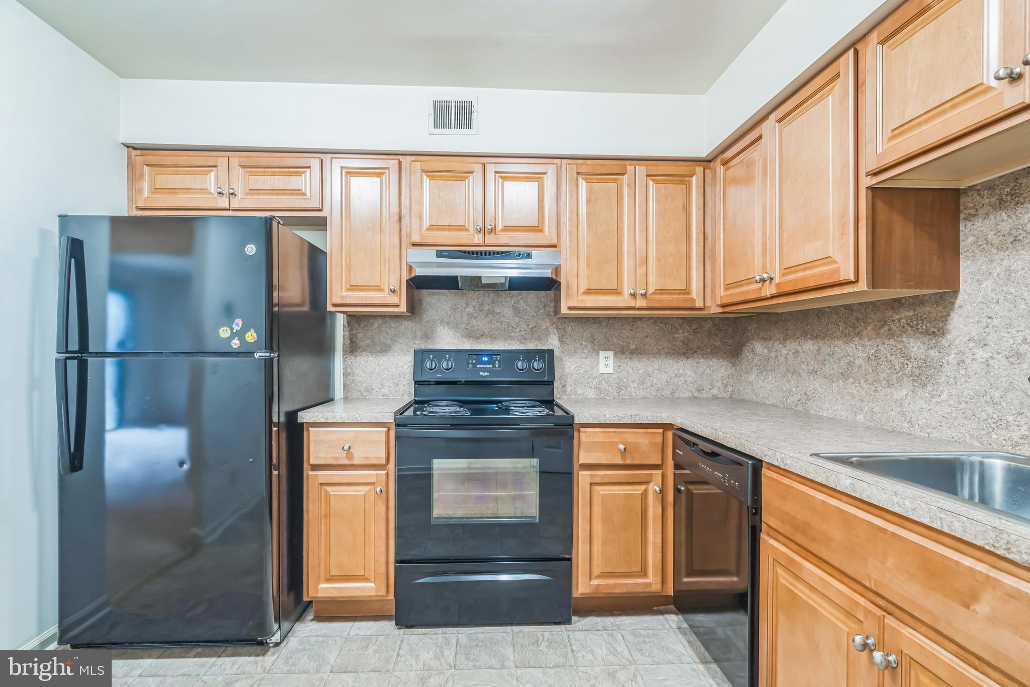 PINE CREST - Residential