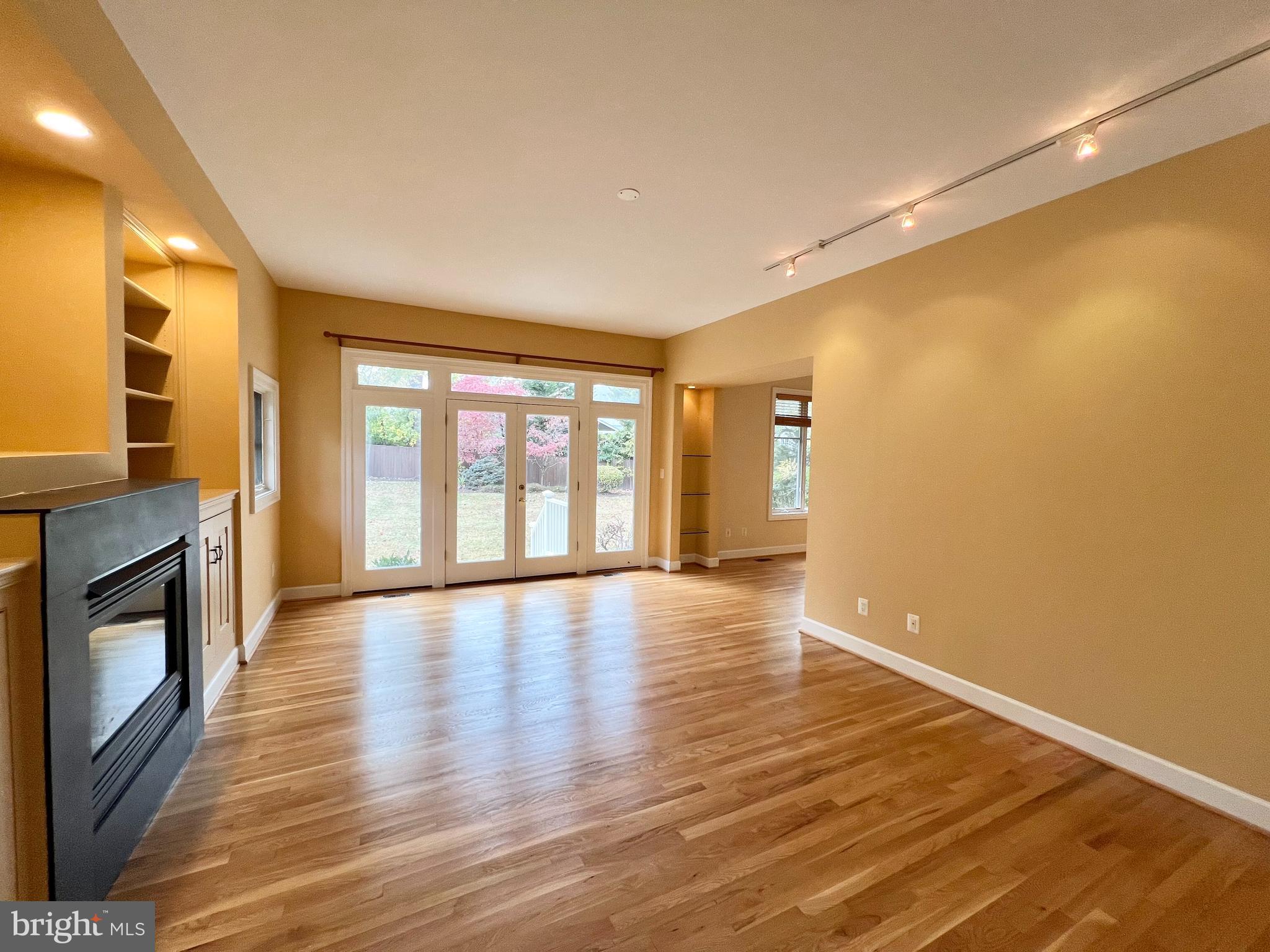 SALONA VILLAGE - Residential Lease