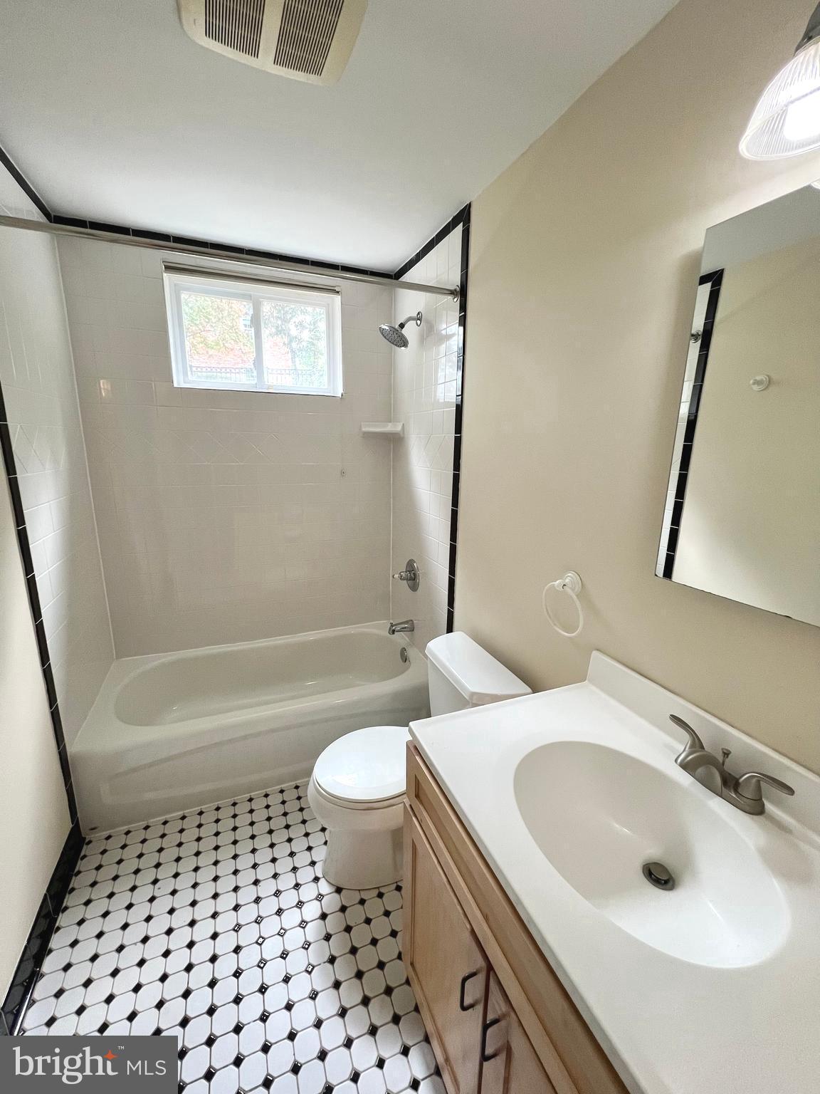 SALONA VILLAGE - Residential Lease